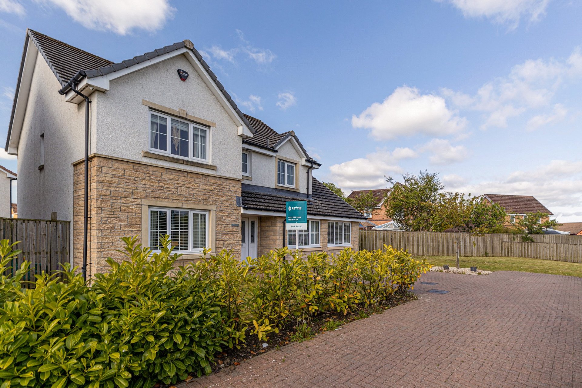 10 Leggatston Drive, Darnley, Glasgow, G53 7ZY - Picture #2
