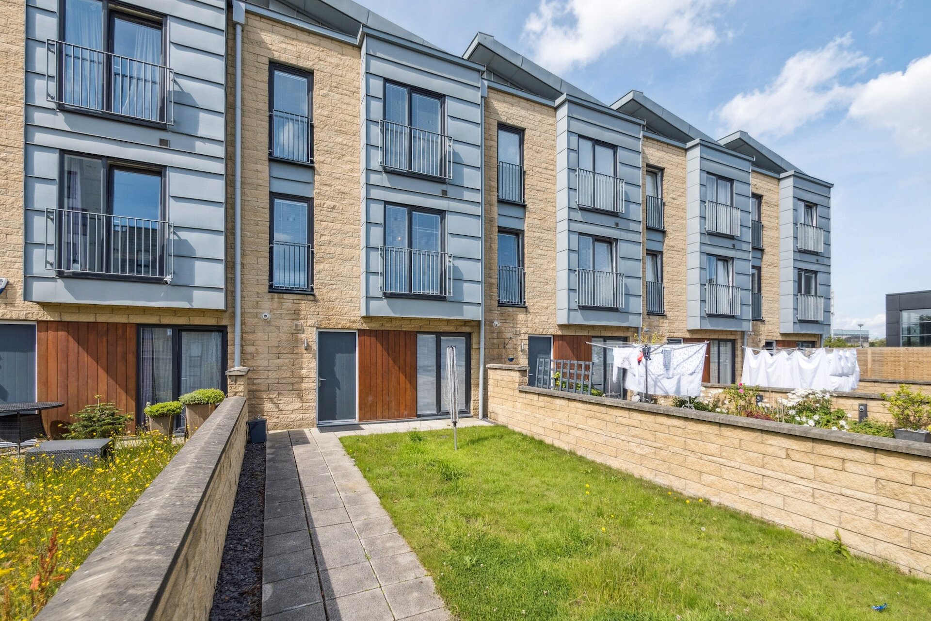 4 Kimmerghame Row, Edinburgh, Midlothian, EH4 2GF - Picture #1