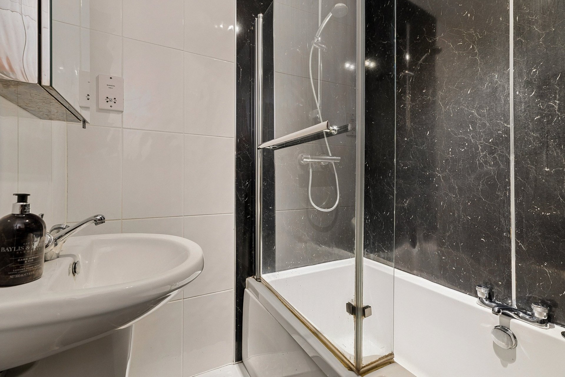 16 Norwood Park, Bearsden, G61 2RF - Picture #18