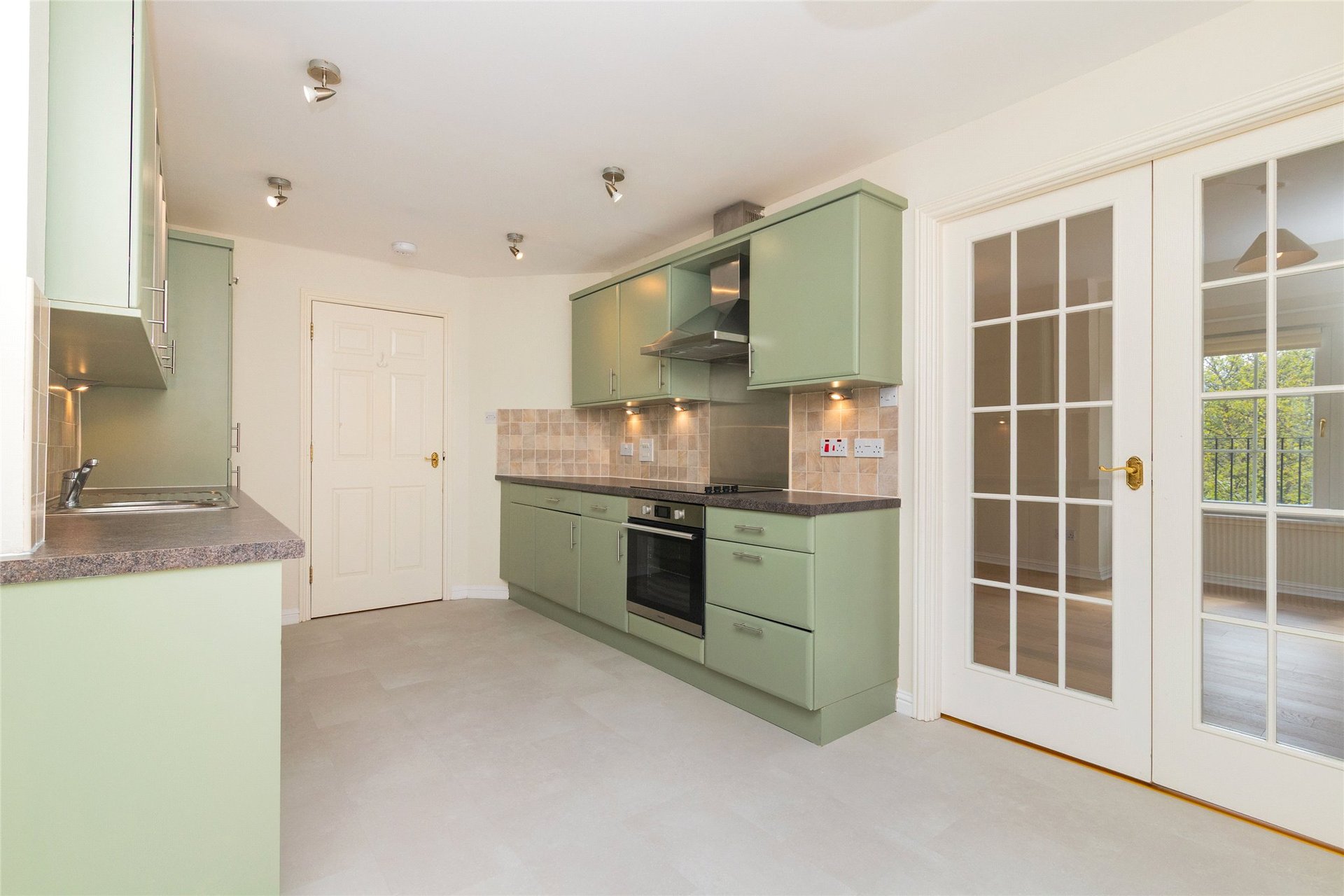 31 Ellangowan Court, Milngavie, G62 8PP - Picture #6