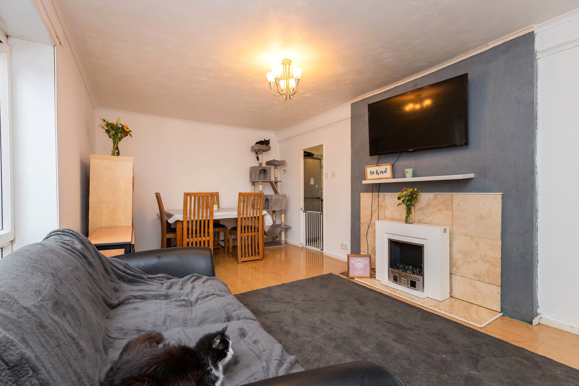 5 Brownmuir Avenue, Eaglesham, Glasgow, East Renfrewshire, G76 0AH - Picture #3
