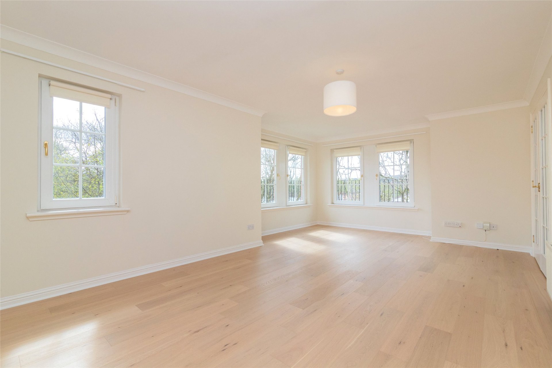 31 Ellangowan Court, Milngavie, G62 8PP - Picture #2