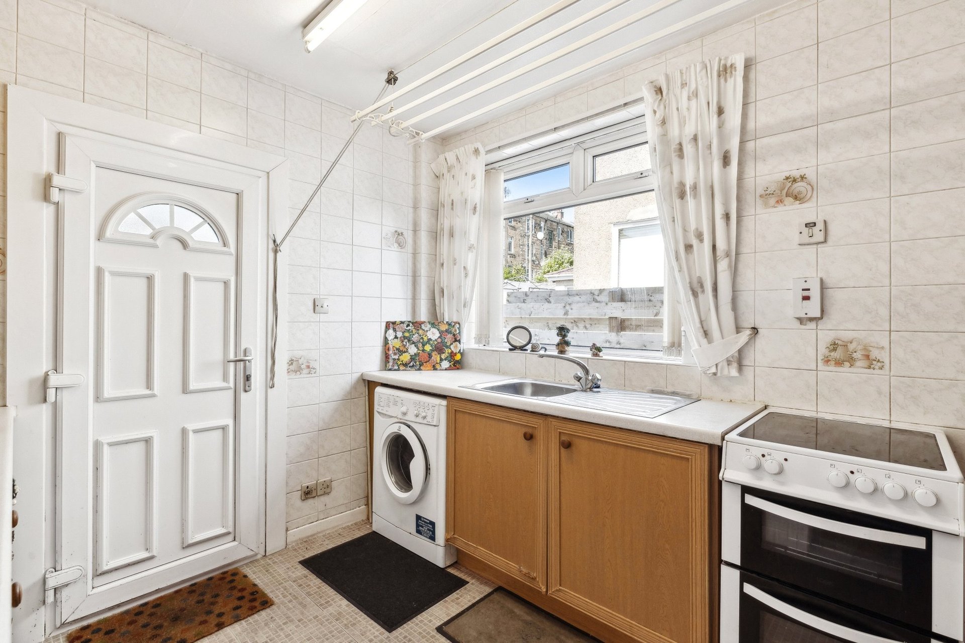 28 Brenfield Avenue, Muirend, Glasgow, G44 3LR - Picture #6