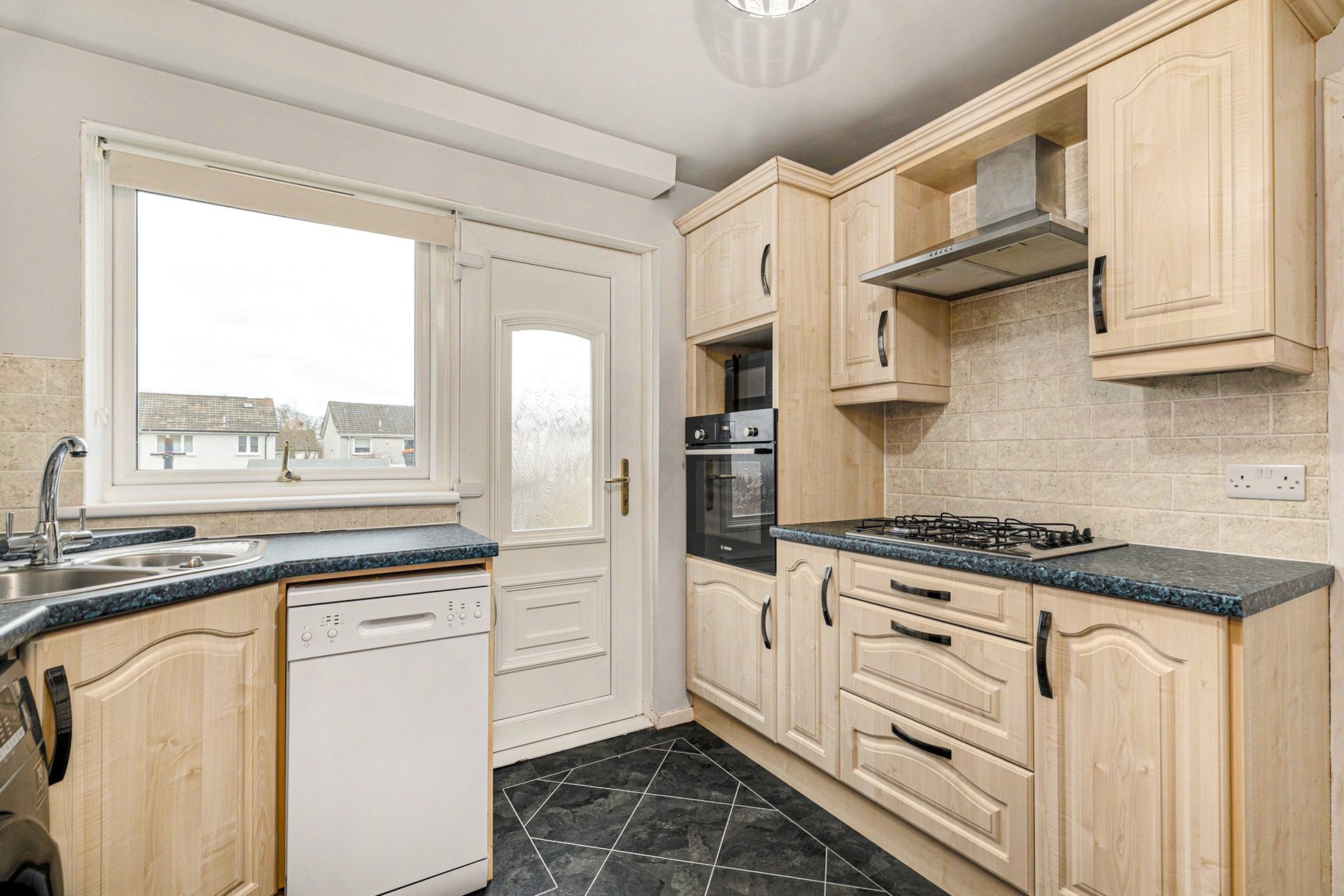 19 Carnock Gardens, Milngavie, G62 7RU - Picture #8