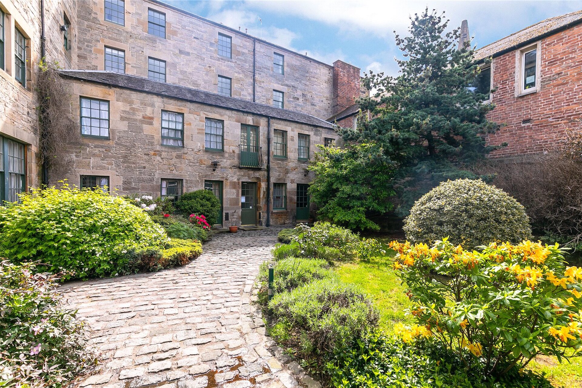 91/1 Constitution Street, Edinburgh, EH6 7AE - Picture #1