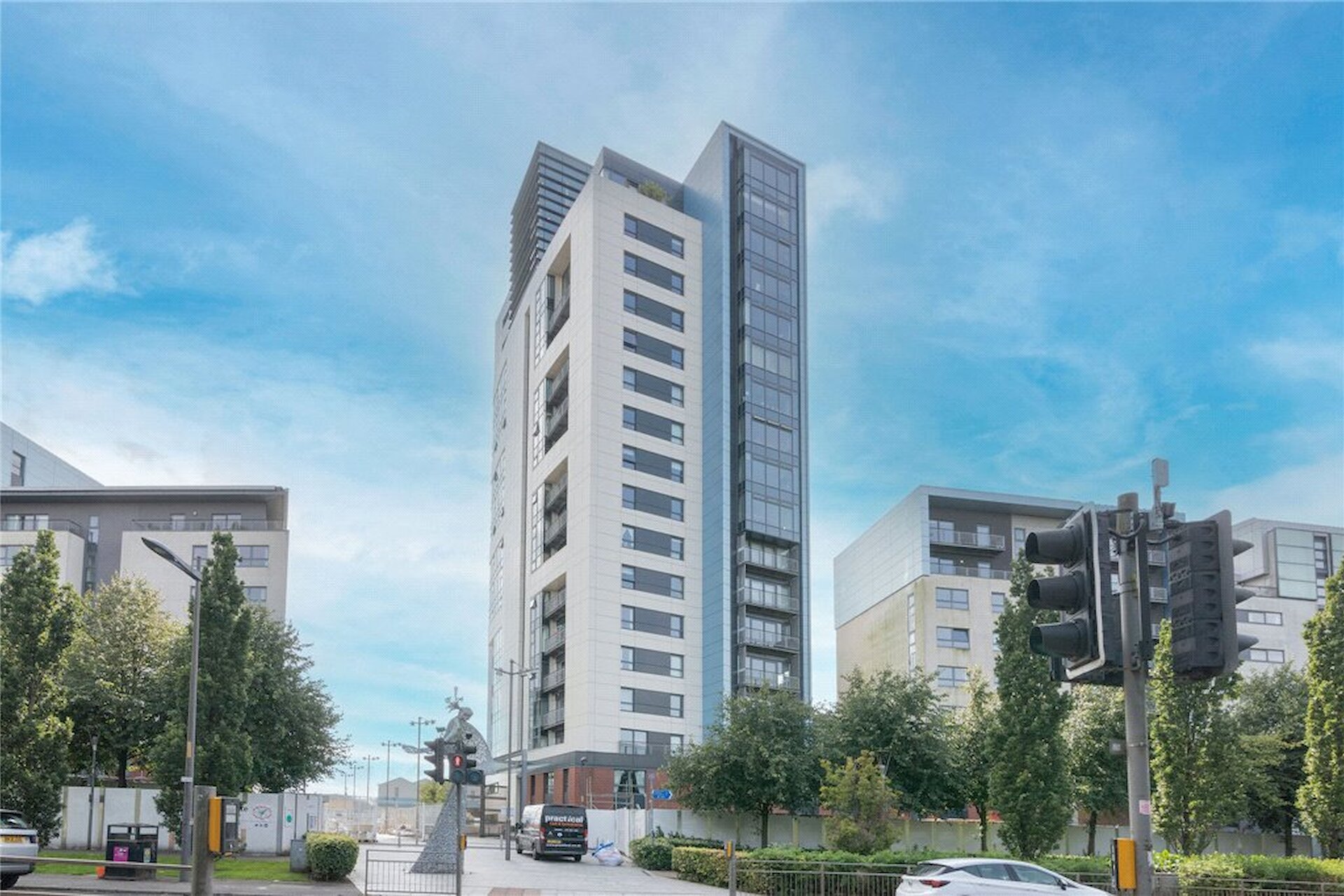 8/3, 1 Meadowside Quay Square, Glasgow, G11 6BS - Picture #1