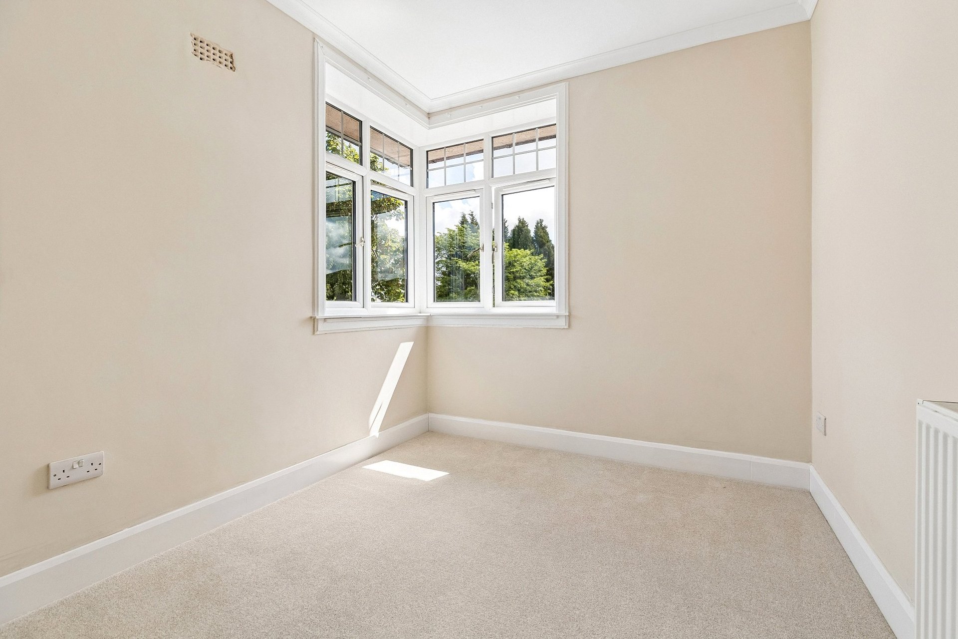 22 Sunningdale Avenue, Newton Mearns, Glasgow, East Renfrewshire, G77 5PD - Picture #23