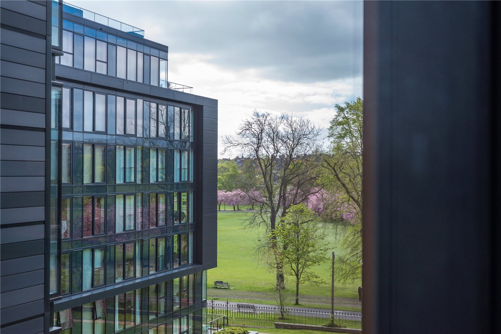 Flat 22, 3 Simpson Loan, Edinburgh, EH3 9GZ - Picture #2