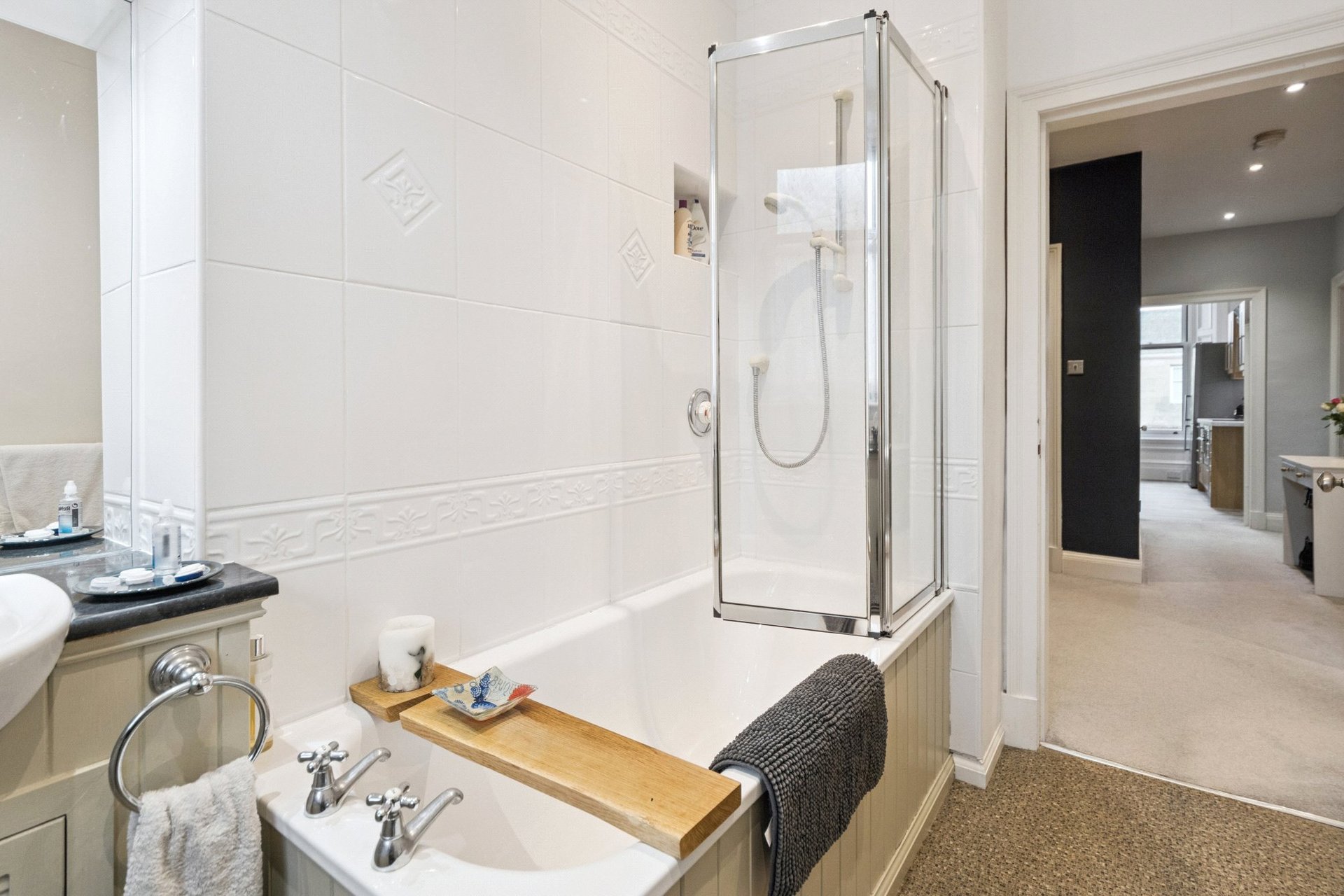 64/2 Murrayfield Gardens, Edinburgh, Midlothian, EH12 6DQ - Picture #10