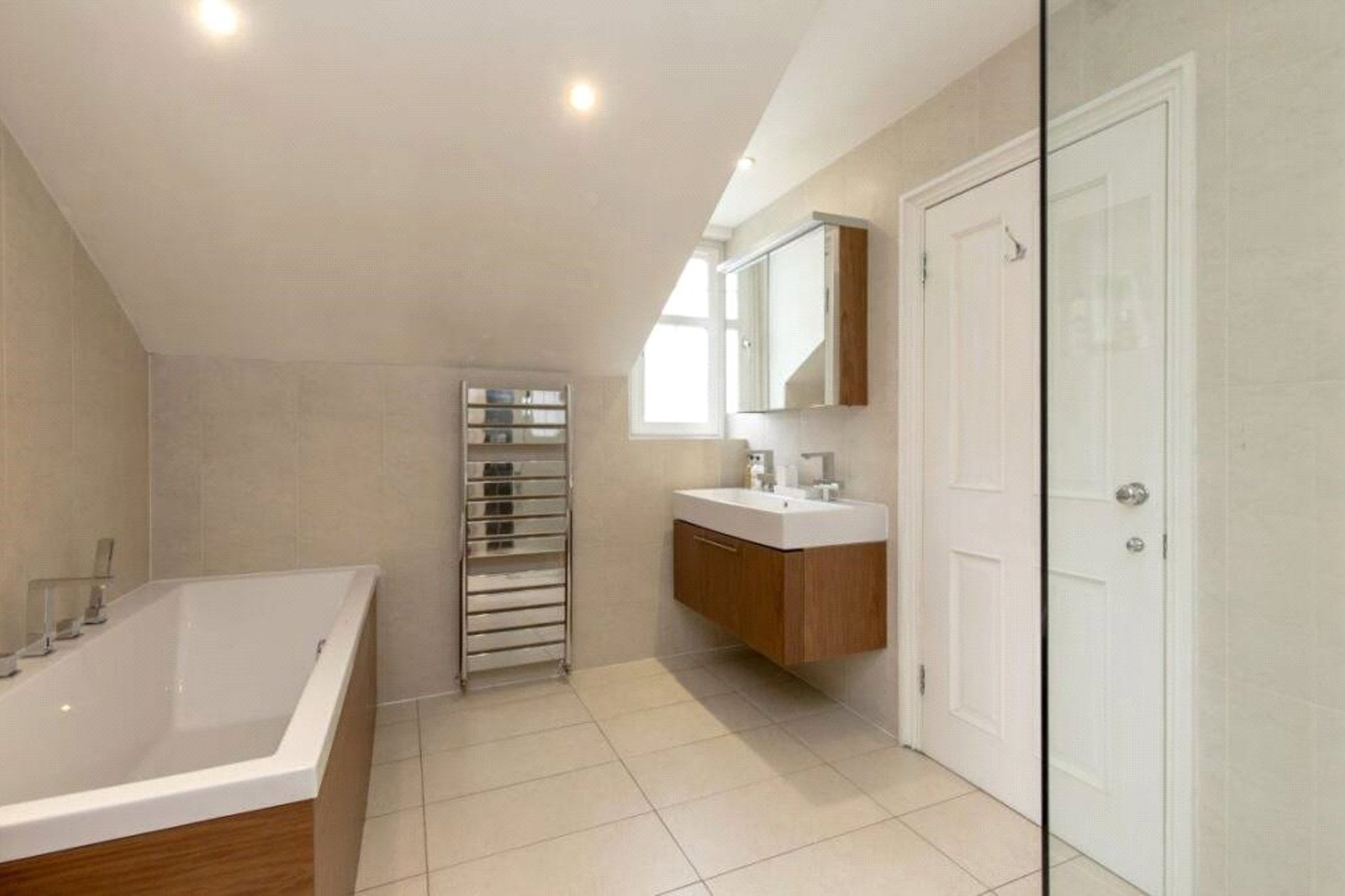 8 Murrayfield Gardens, Edinburgh, Midlothian, EH12 6DF - Picture #13