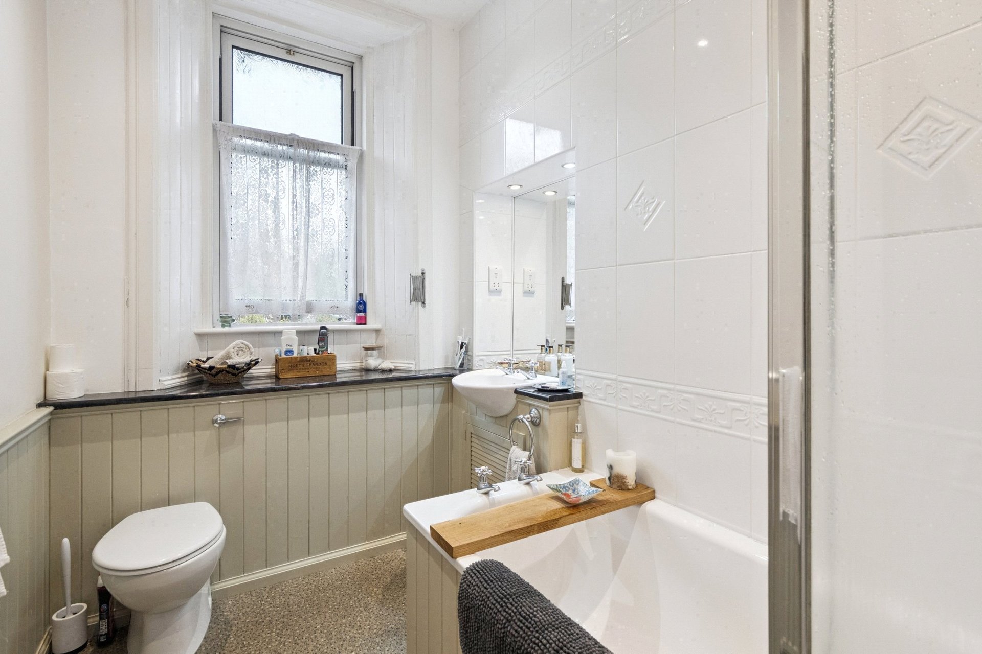 64/2 Murrayfield Gardens, Edinburgh, Midlothian, EH12 6DQ - Picture #9
