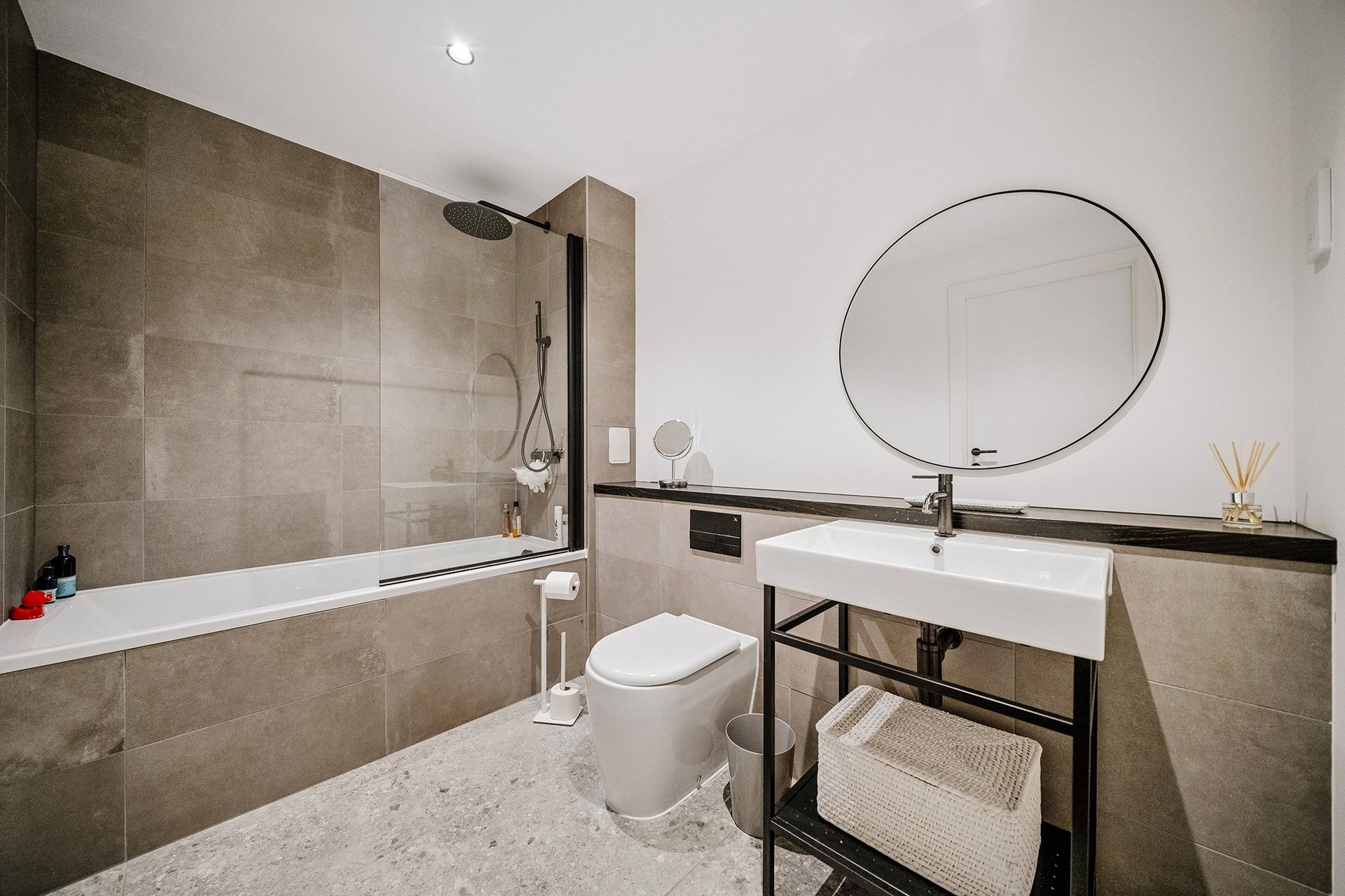 Flat 8, 200 Great Junction Street, Leith, Edinburgh, EH6 5LW - Picture #14