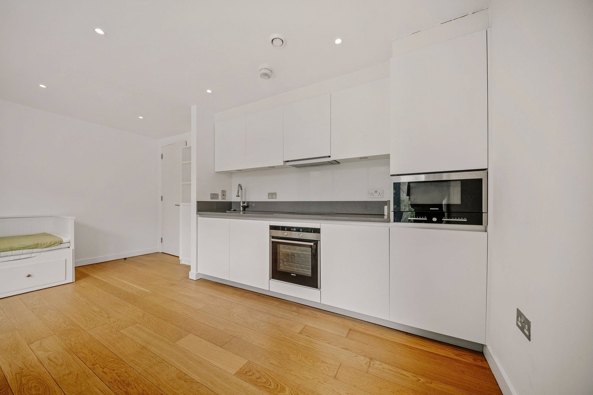 Flat 10, 35 Simpson Loan, Quartermile, Edinburgh, EH3 9GH - Picture #4