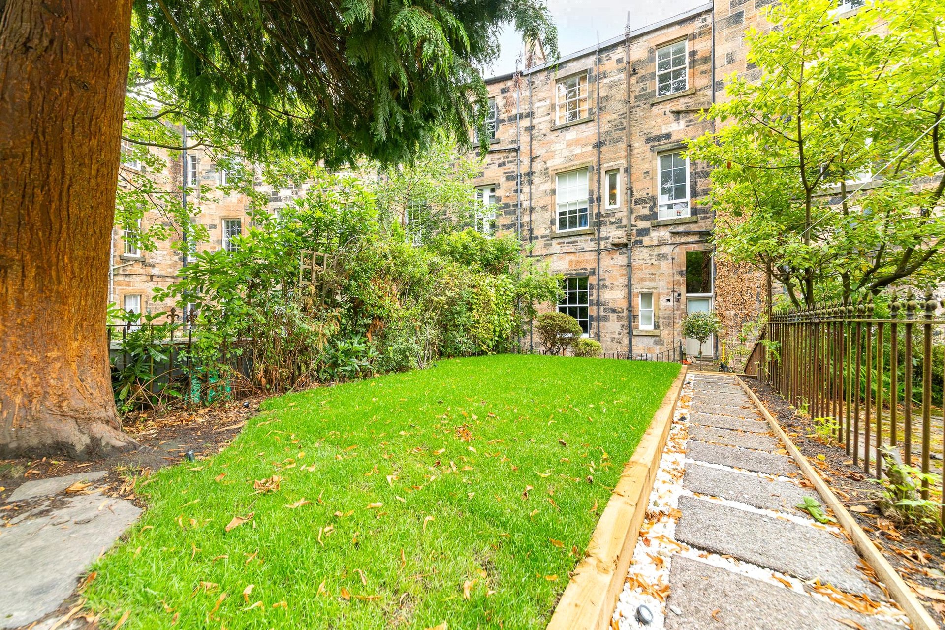Main Door, 5A Crown Circus, Dowanhill, Glasgow, G12 9HB - Picture #27