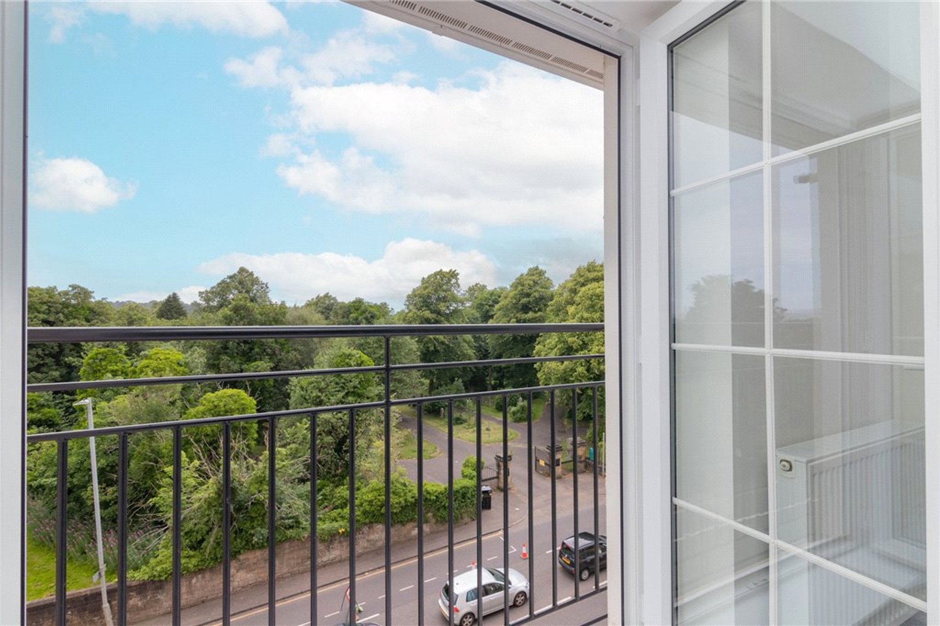 Flat 3/2, 233B Thornliebank Road, Glasgow, G46 7RG - Picture #3