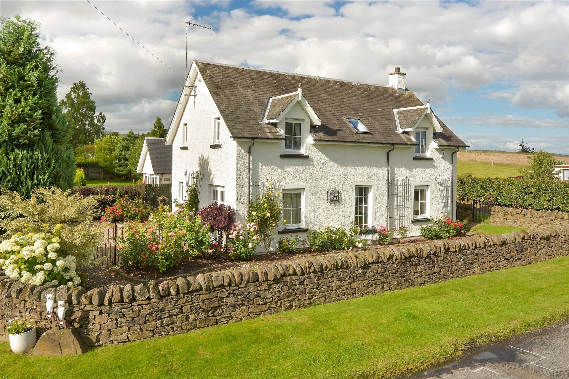 Two Hoots, Tomaknock, Crieff, Perthshire, PH7 3QH - Picture #1