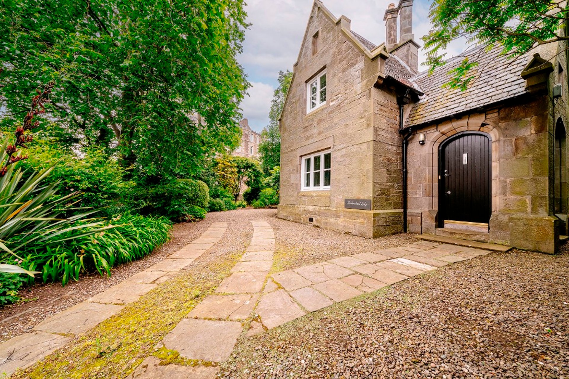 Meadowbank Lodge, 1 Duke's Walk, Meadowbank, Edinburgh, EH8 7AT - Picture #25