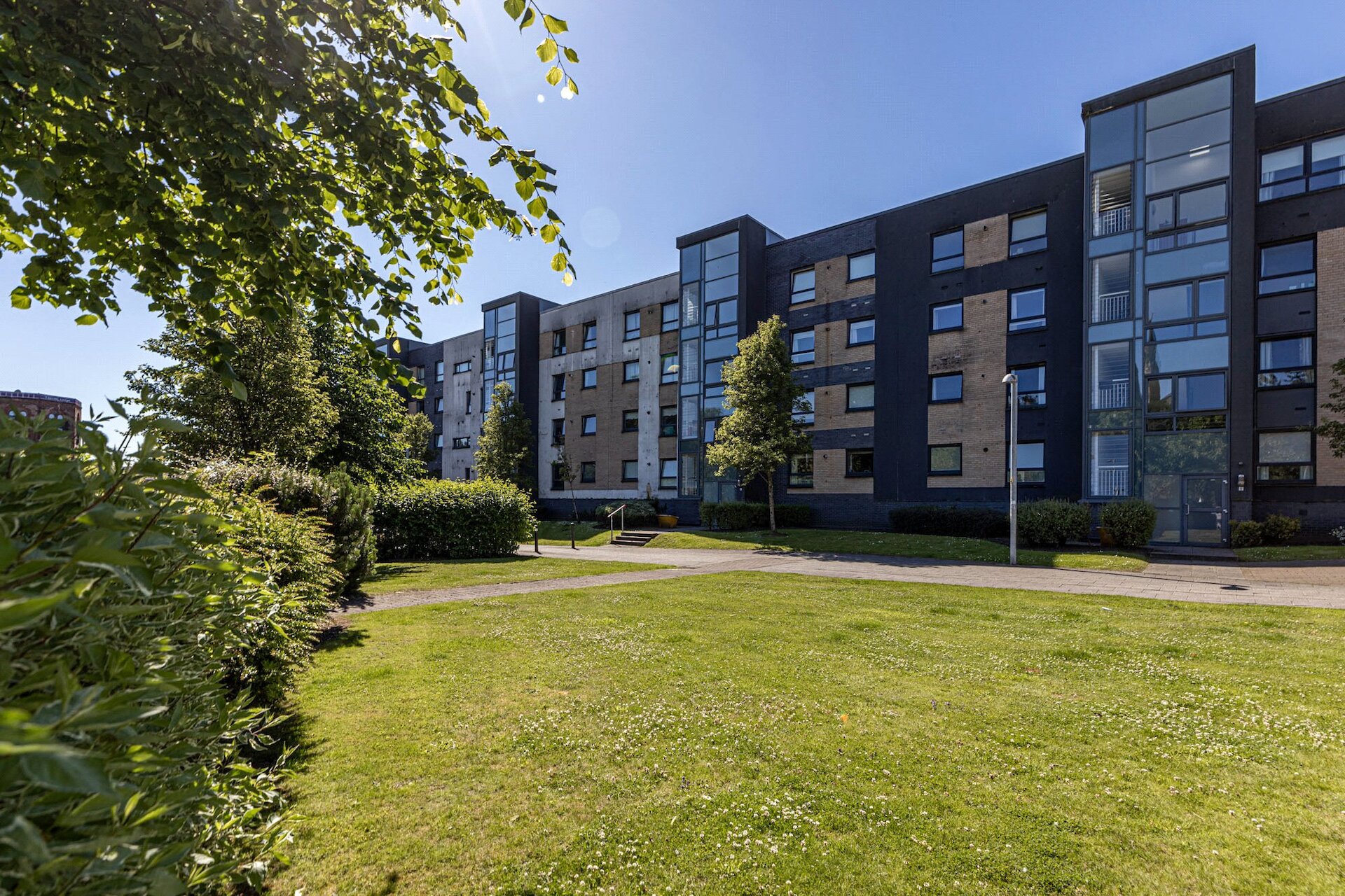 Flat 3/2, 15 Firpark Court, Dennistoun, Glasgow, G31 2GD - Picture #1