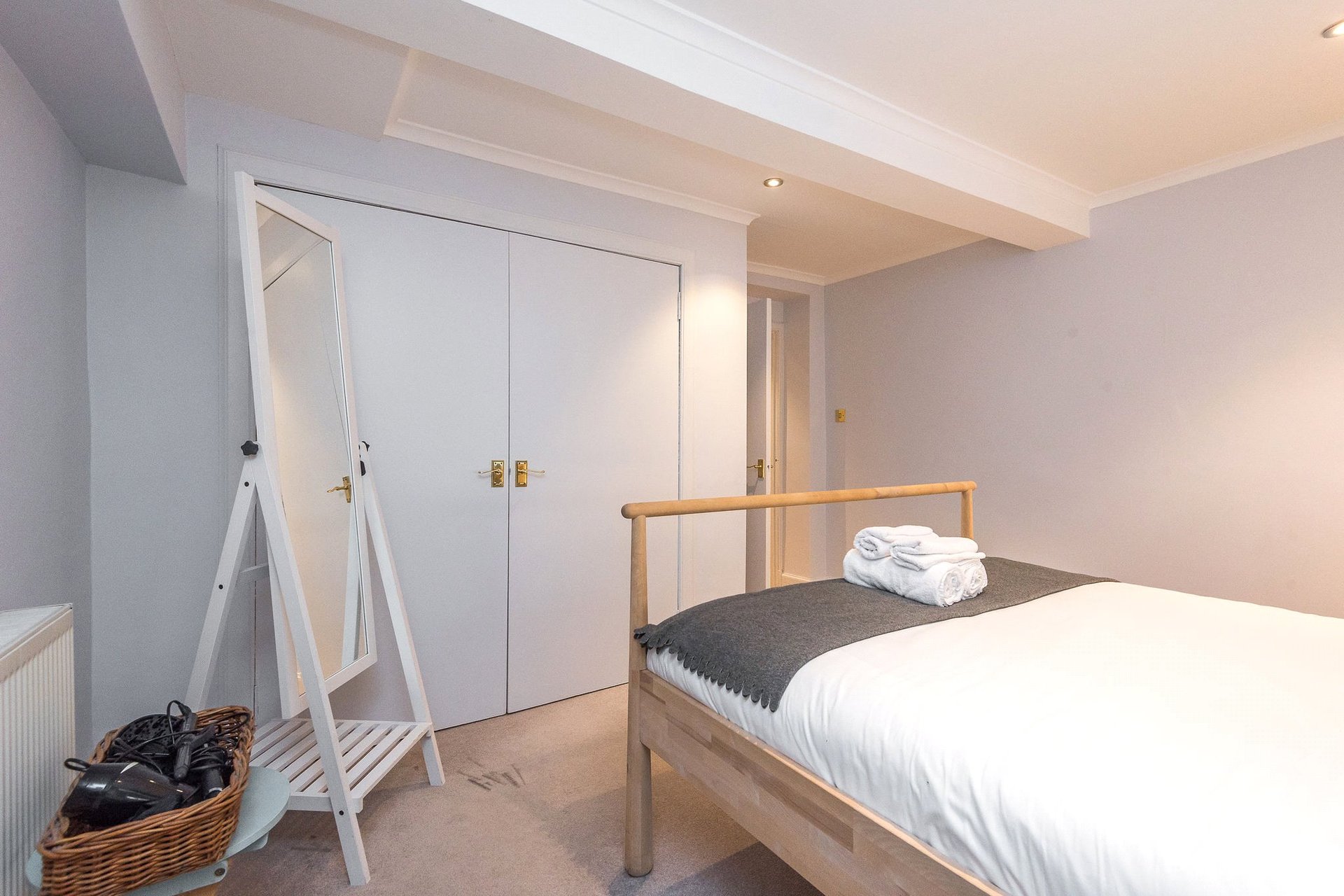 2A Huntly Street, Edinburgh, Midlothian, EH3 5HB - Picture #12