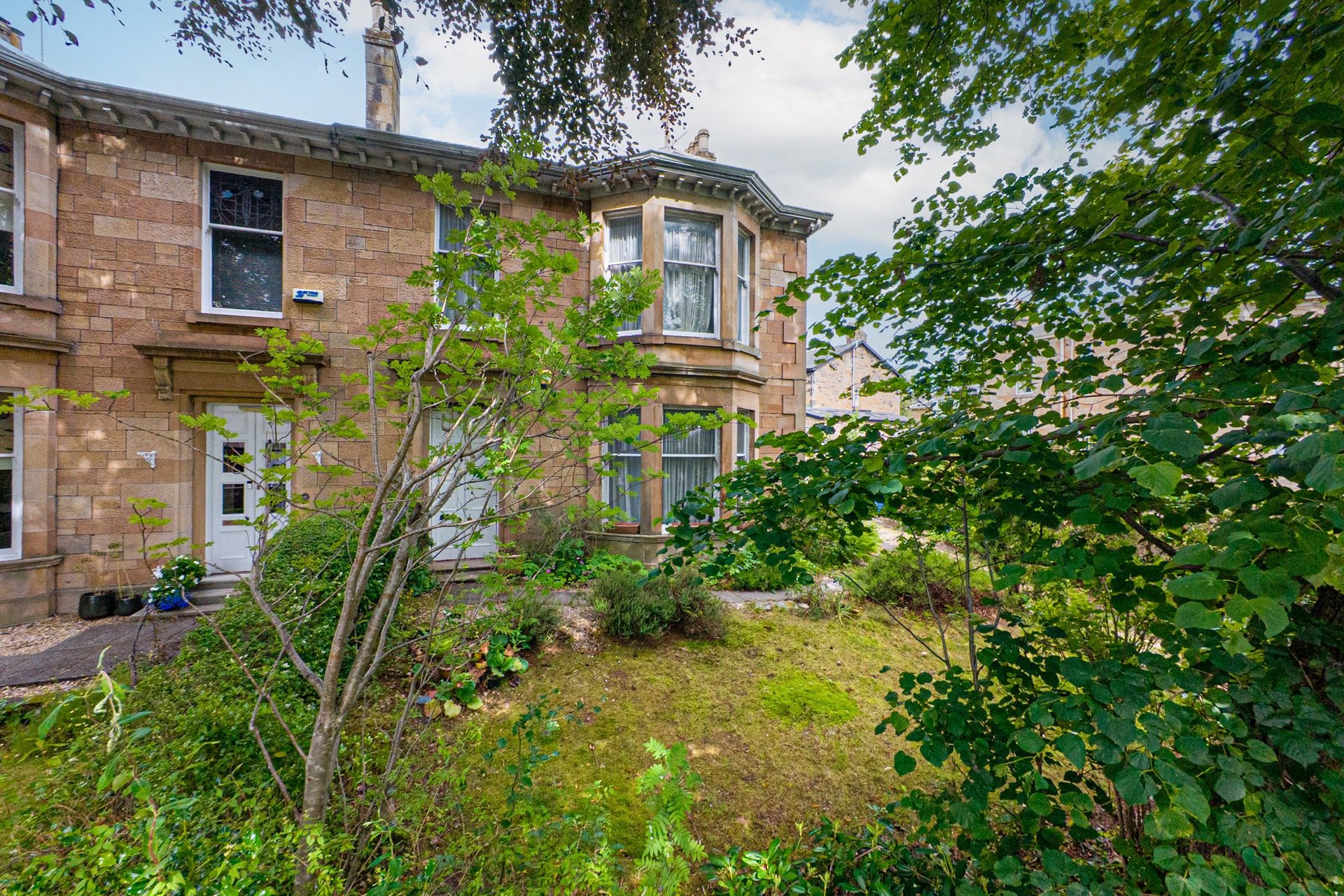 4 Fleurs Avenue, Dumbreck, Glasgow, G41 5BE - Picture #2