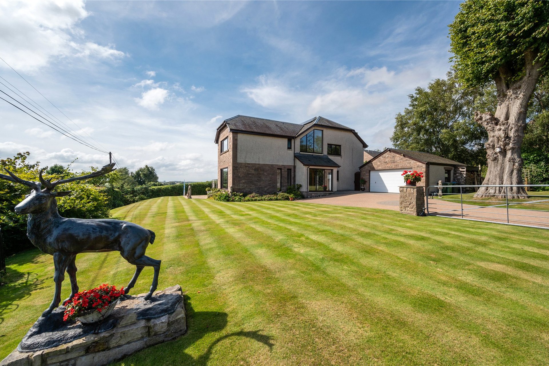 Linden House, Balbeggie, Perth, Perthshire, PH2 6HJ - Picture #2