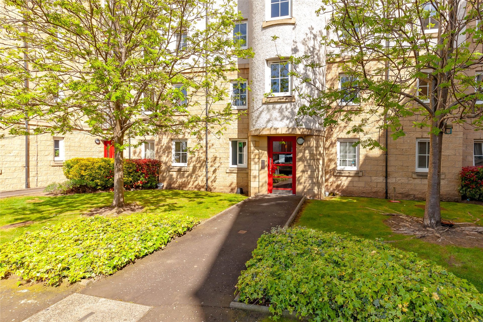 8/6 Giles Street, Edinburgh, EH6 6DA - Picture #1