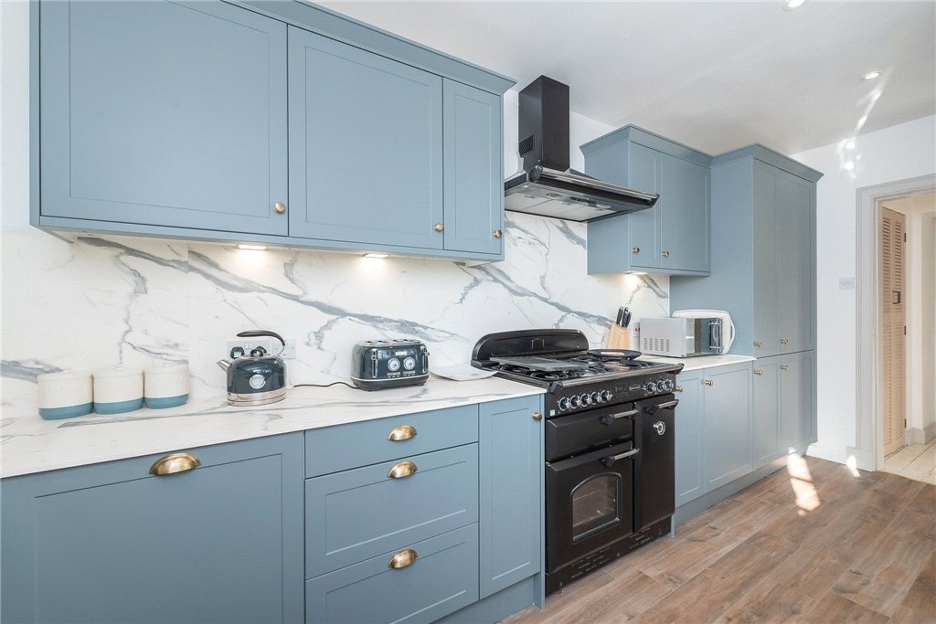 12/4 White Horse Close, 27 Canongate, Edinburgh, EH8 8BU - Picture #8