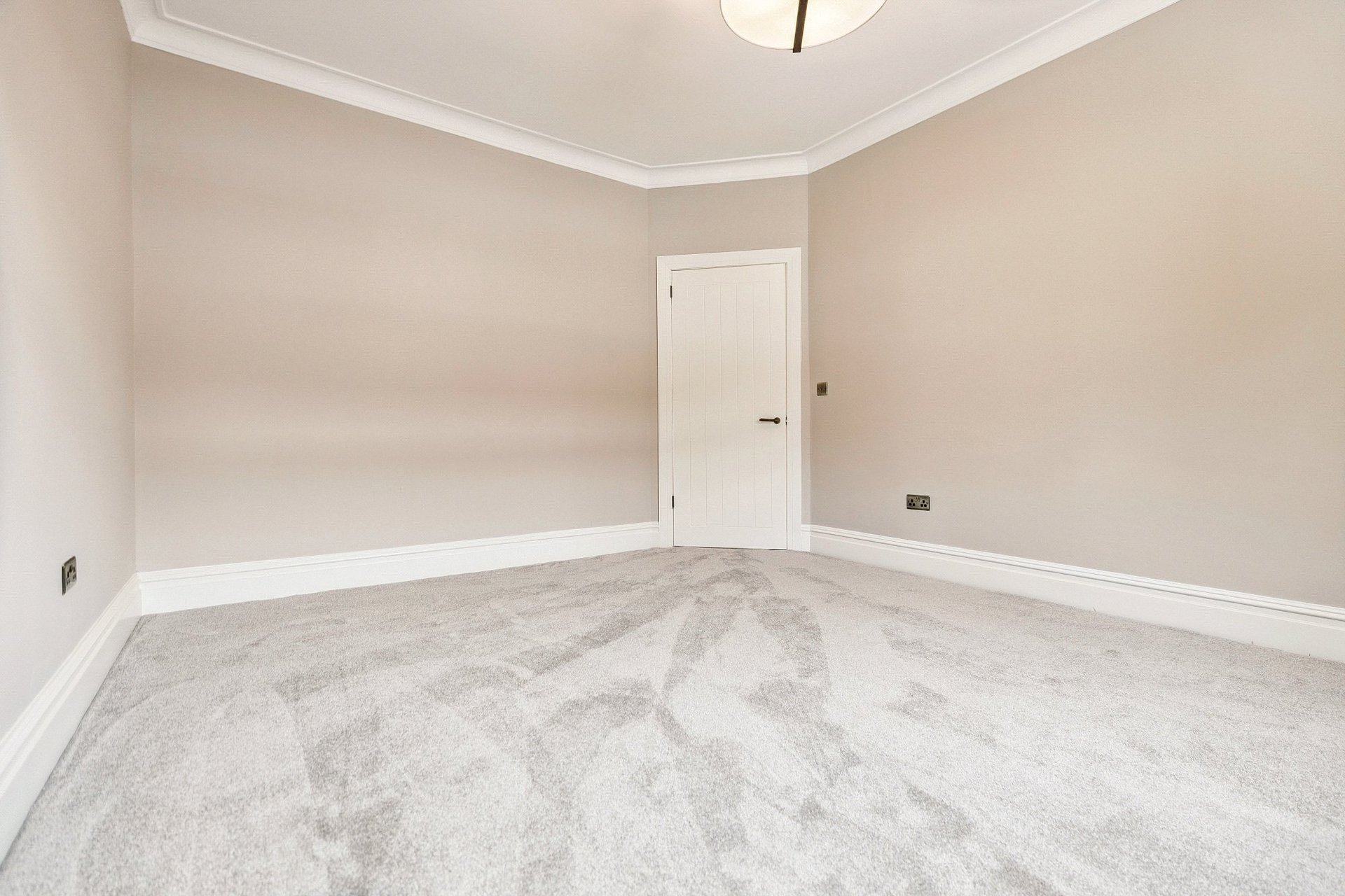 162 Ayr Road, Newton Mearns, Glasgow, G77 6EE - Picture #40