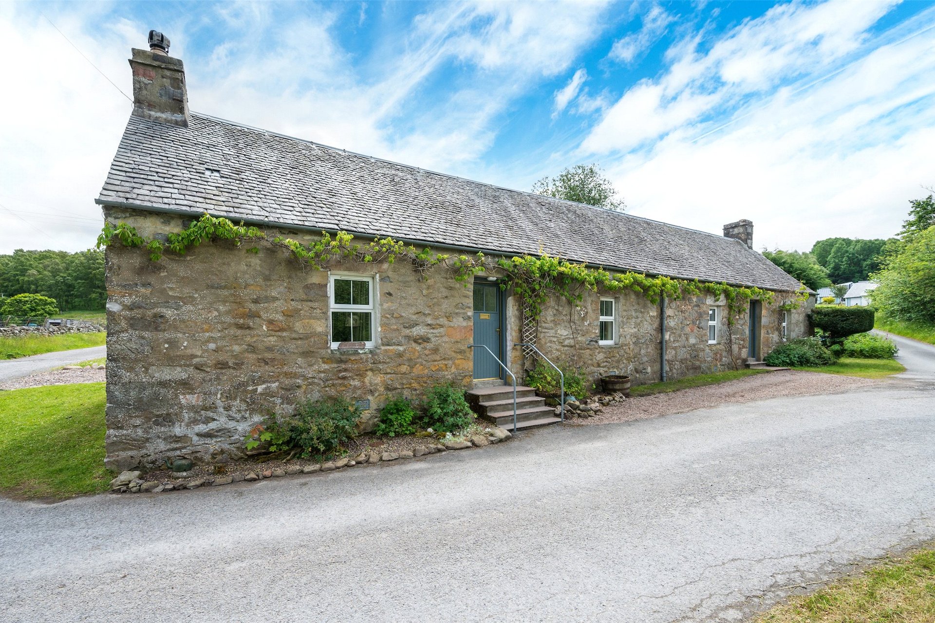 Old Struan Cottages, Calvine, Pitlochry, Perth and Kinross, PH18 5UB - Picture #2