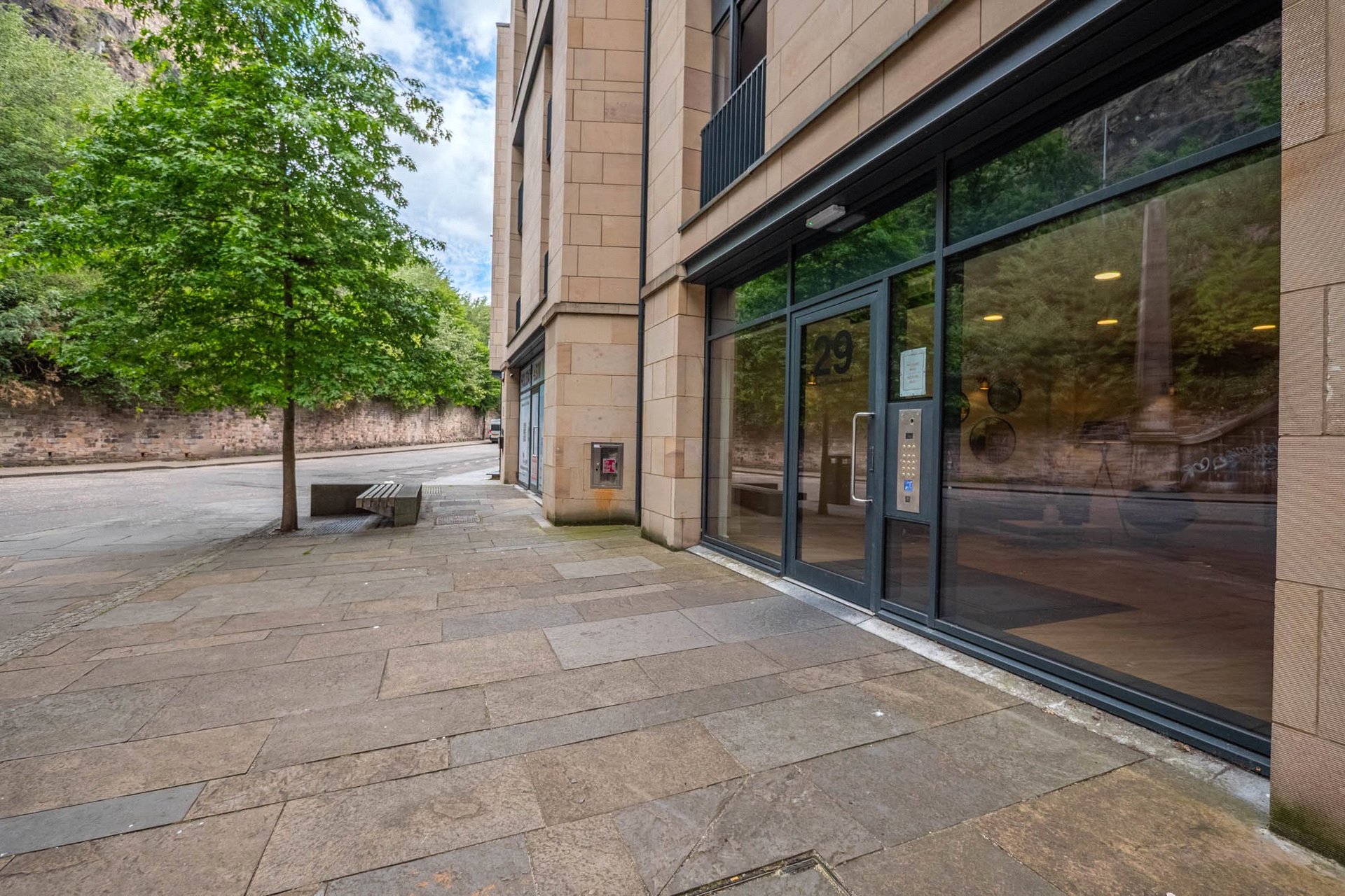 Flat 2, 29 King's Stables Road, Edinburgh, Midlothian, EH1 2AP - Picture #10