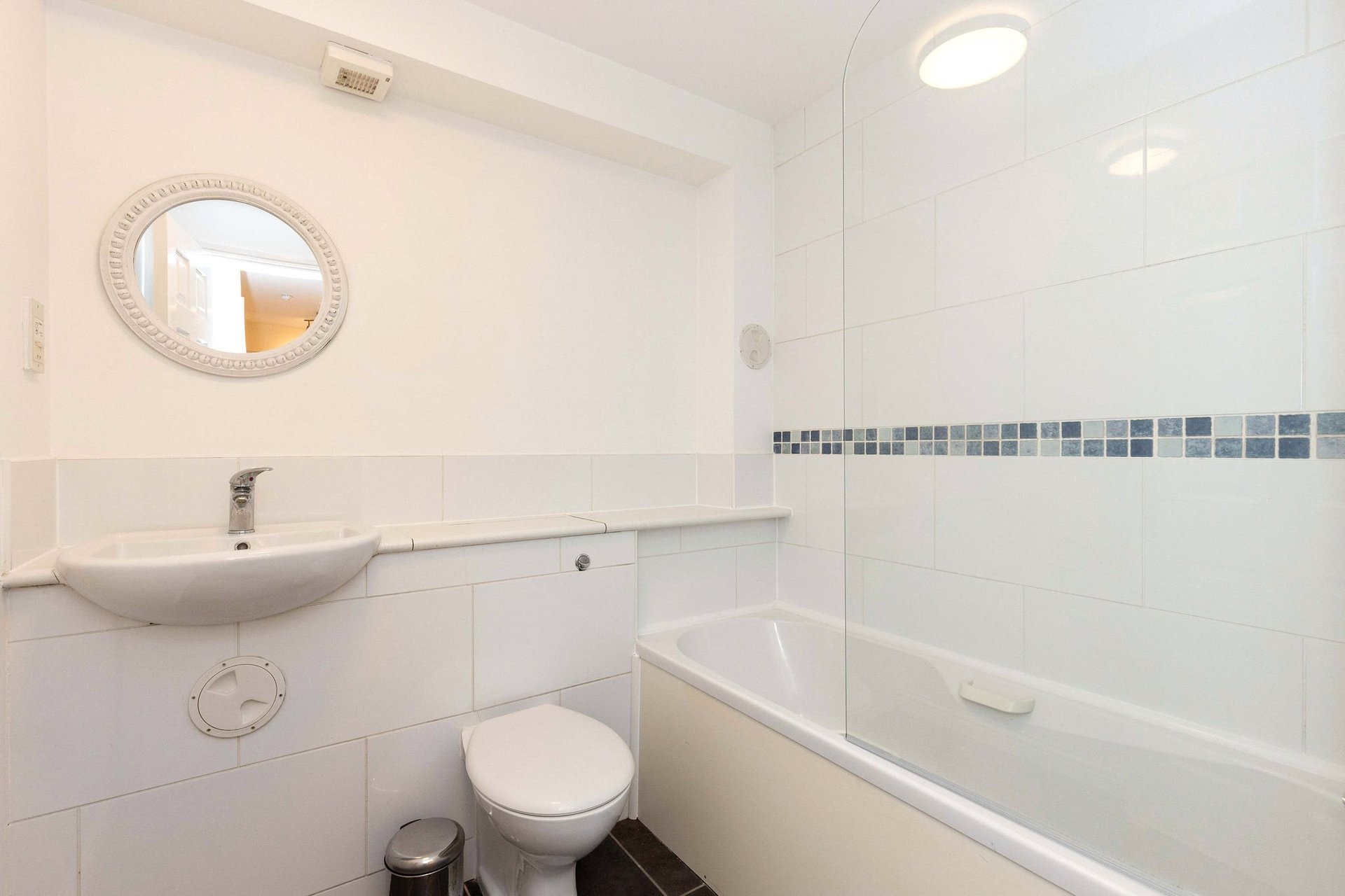 27 Burnvale Place, Livingston, West Lothian, EH54 6GD - Picture #13