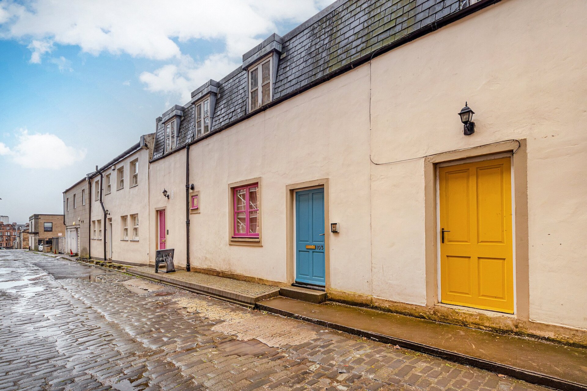 Mews, 103 Woodside Terrace Lane, Park, Glasgow, G3 7XP - Picture #1