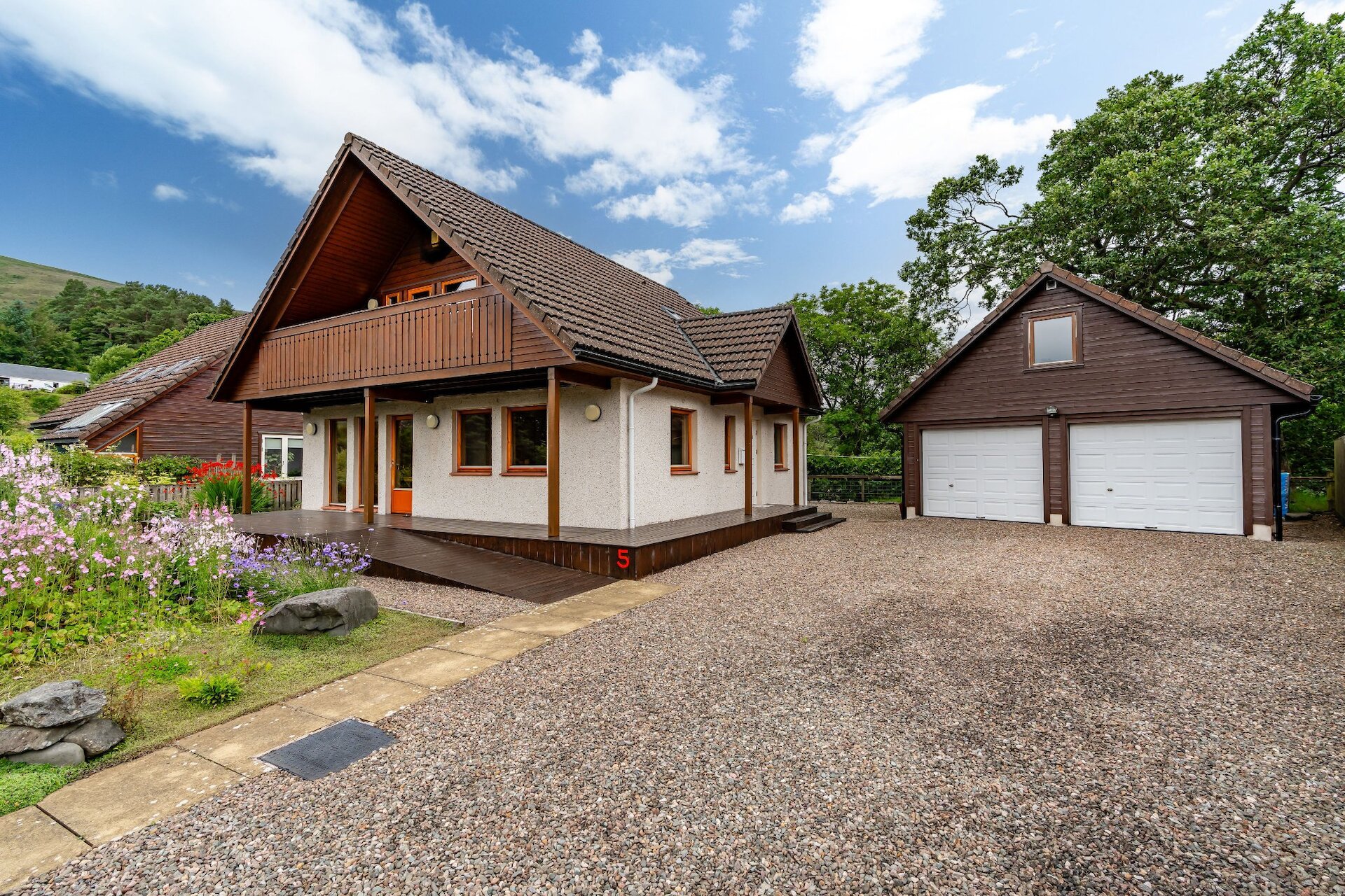 5 Woodend Crescent, Ettrickbridge, Selkirk, Scottish Borders, TD7 5JQ - Picture #1