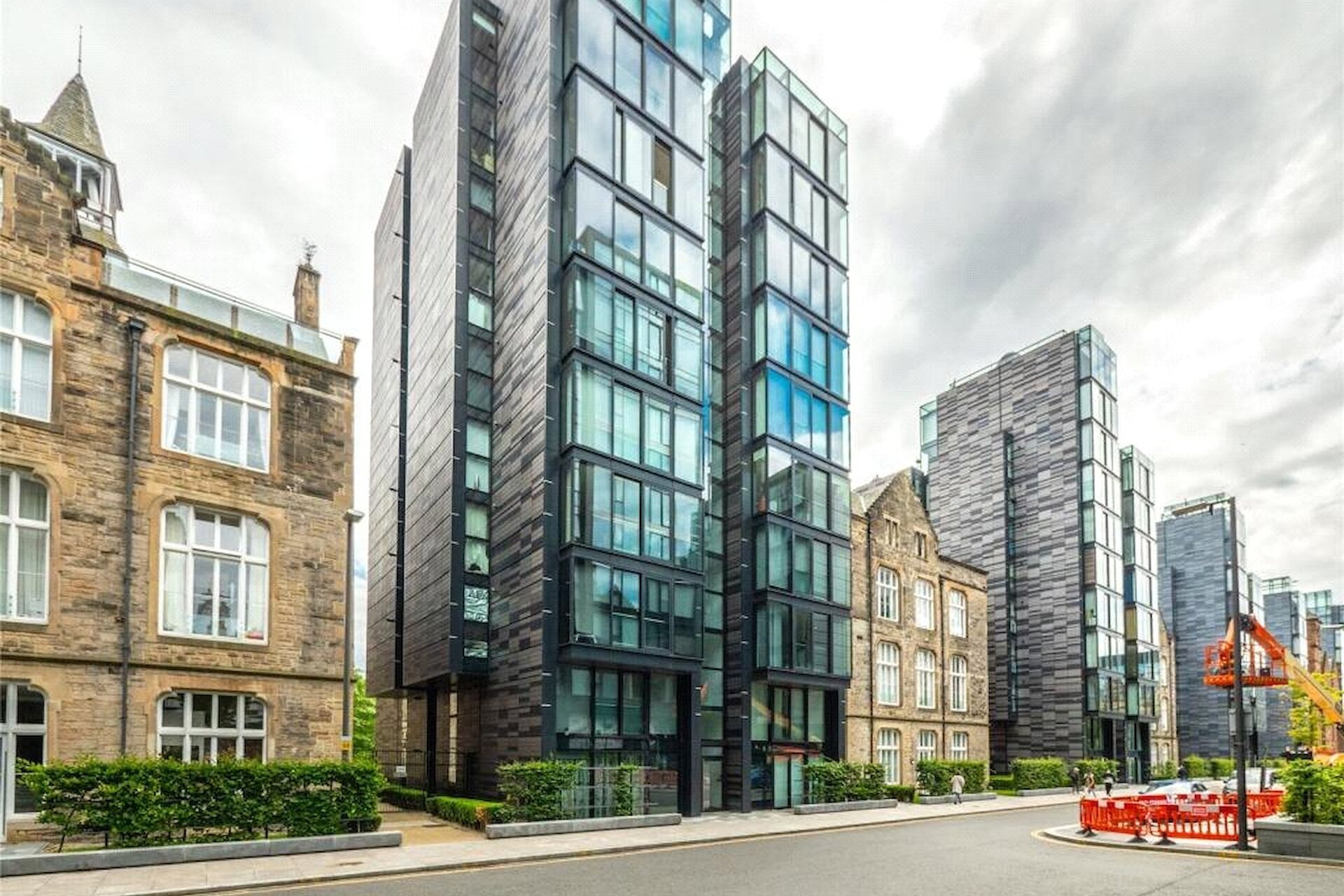 Flat 3, 24 Simpson Loan, Edinburgh, Midlothian, EH3 9GE - Picture #1