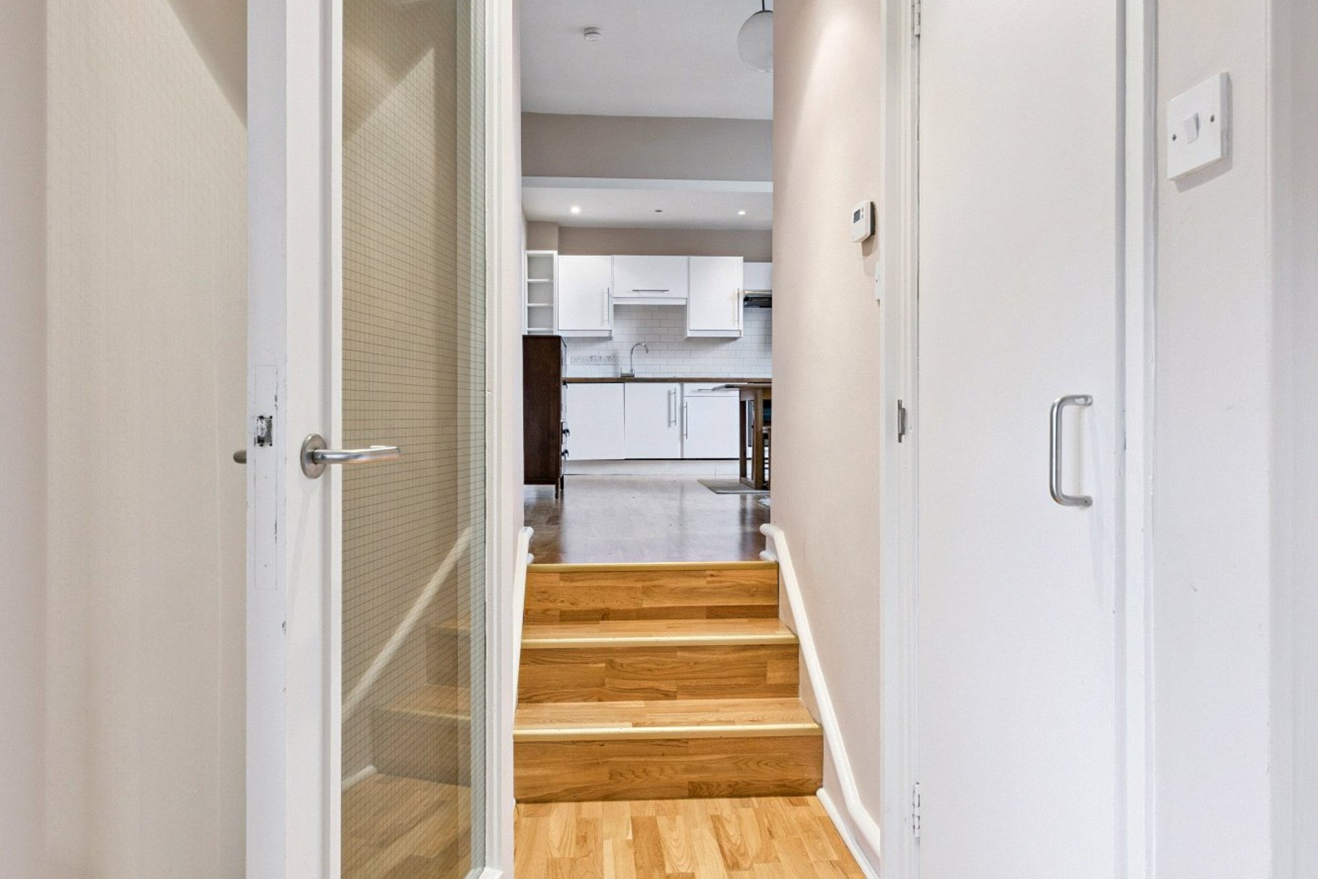 Flat 8, 325 Carmunnock Road, King's Park, Glasgow, G44 5HL - Picture #7