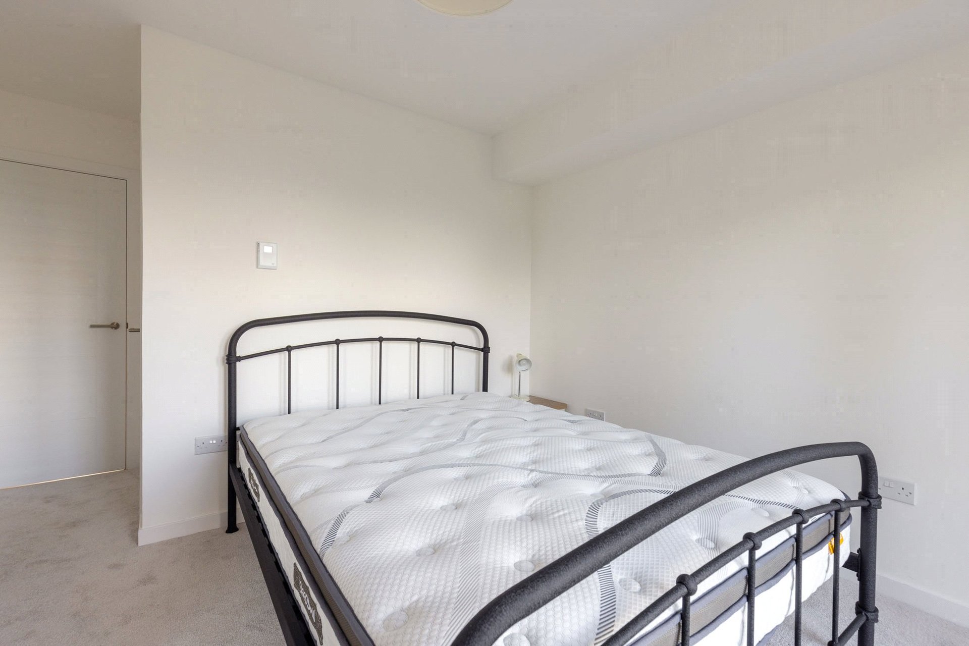 Flat 10, 2 Blackwell Road, Edinburgh, EH4 5FA - Picture #11