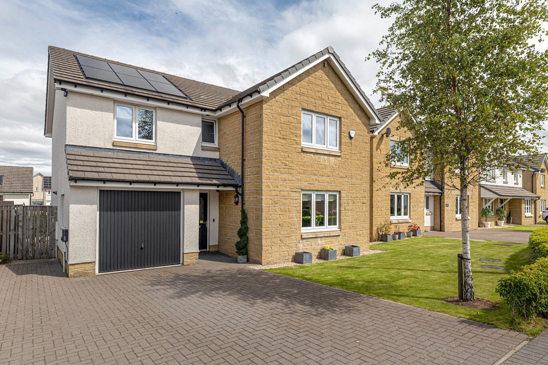 20 Sandray Gardens, Newton Mearns, Glasgow, East Renfrewshire, G77 5GX - Picture #1