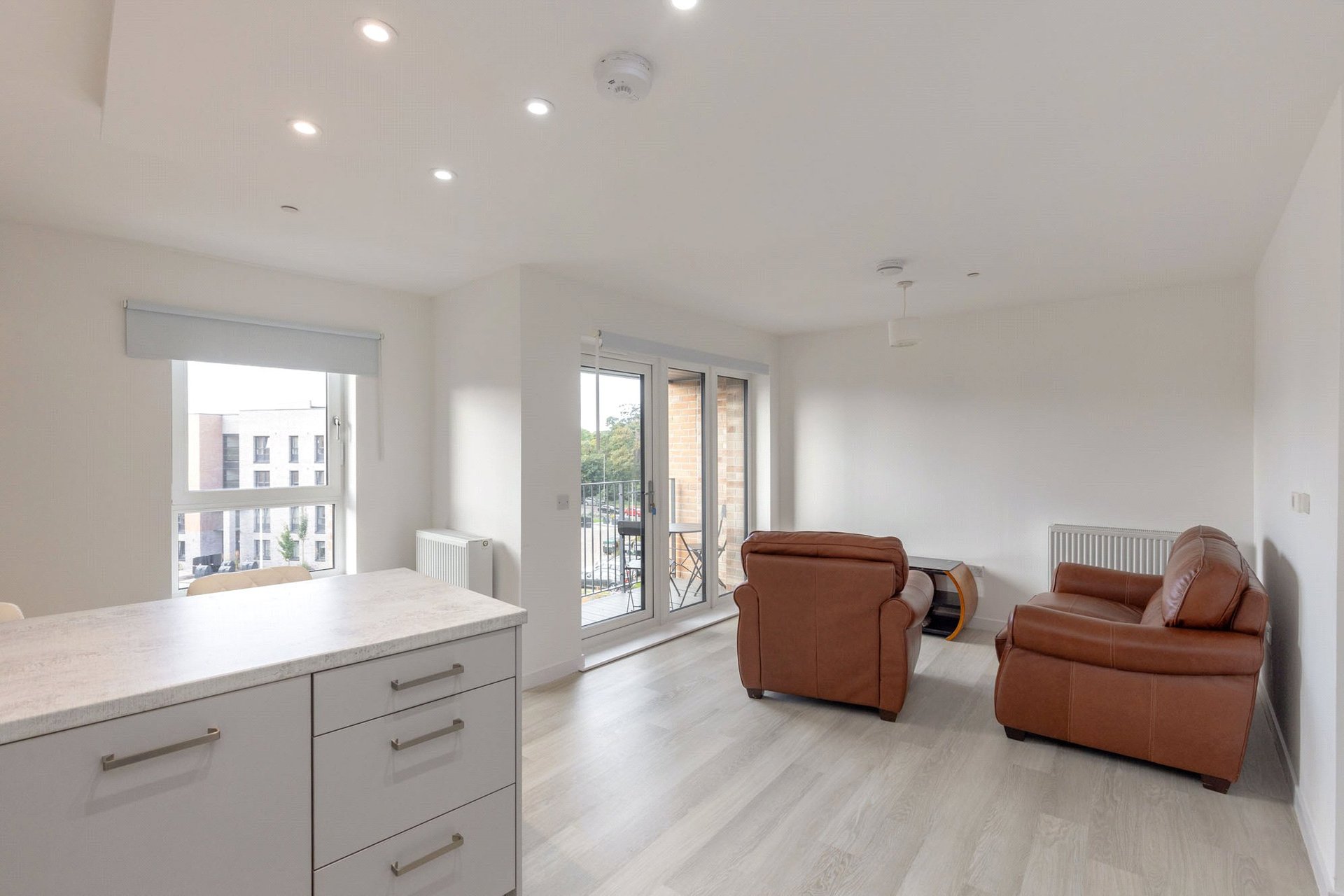 Flat 10, 2 Blackwell Road, Edinburgh, EH4 5FA - Picture #3