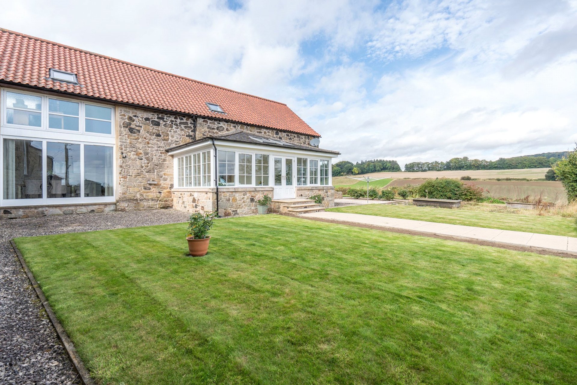 The Brambles, 1 Balwearie Steading, Kirkcaldy, Fife, KY2 5UL - Picture #16