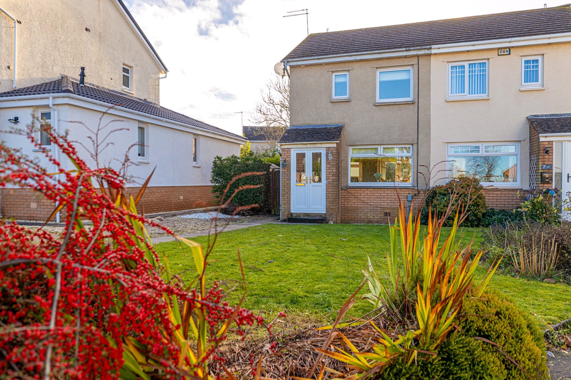 5 Maybole Grove, Newton Mearns, Glasgow, G77 5SX - Picture #2