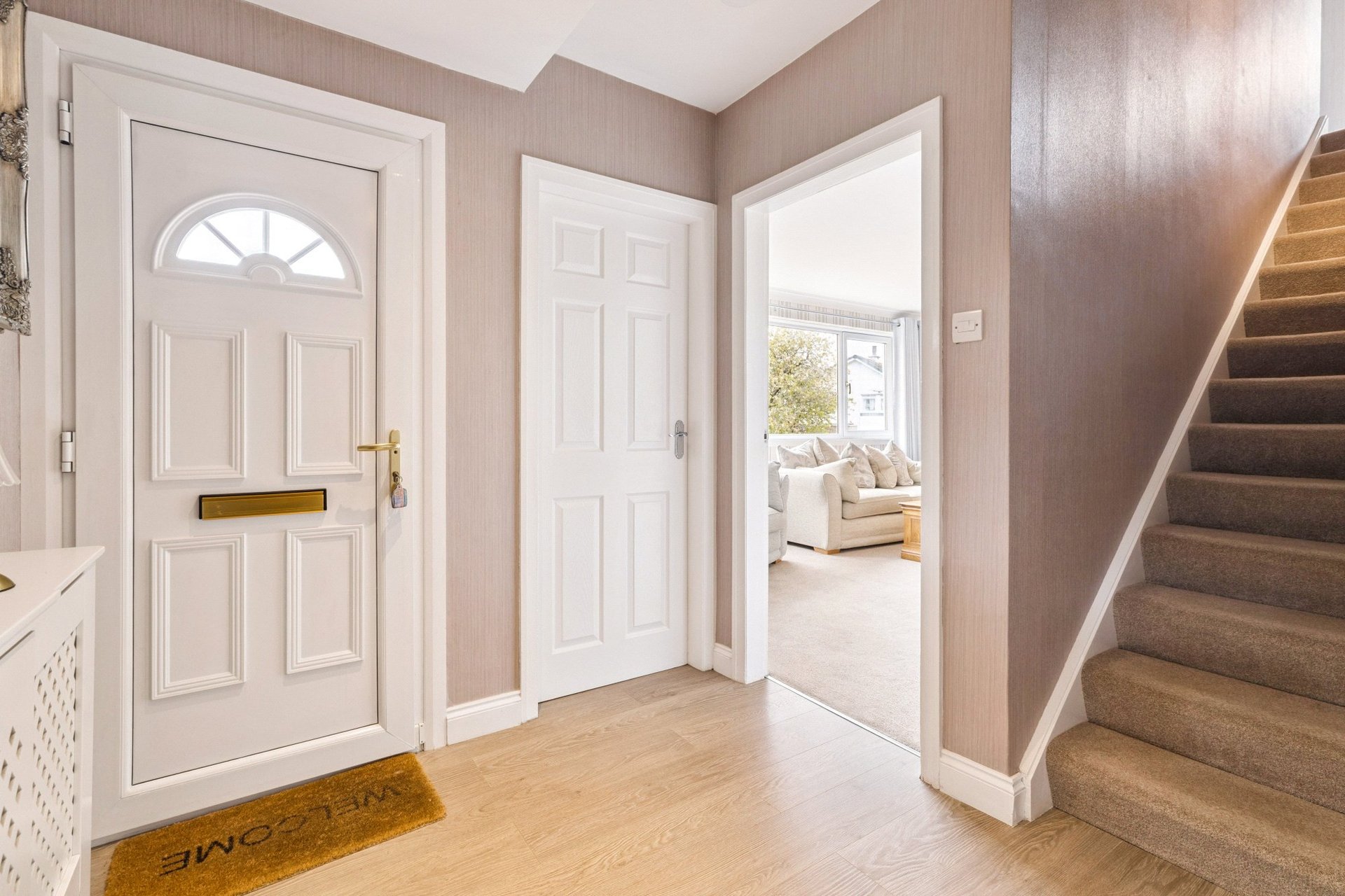 8 Castle Gate, Newton Mearns, Glasgow, G77 5LJ - Picture #2