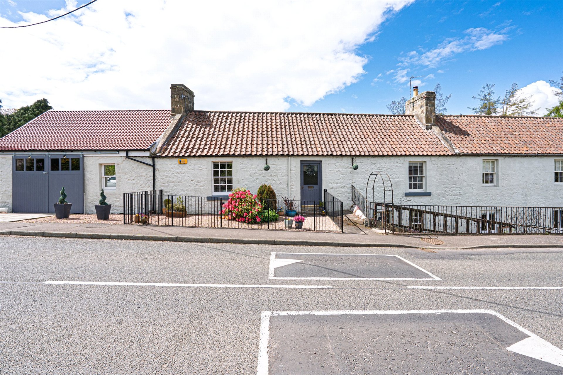 Kingarroch Cottage and Smiddy, Main Street, Craigrothie, Fife, KY15 5QA - Picture #3