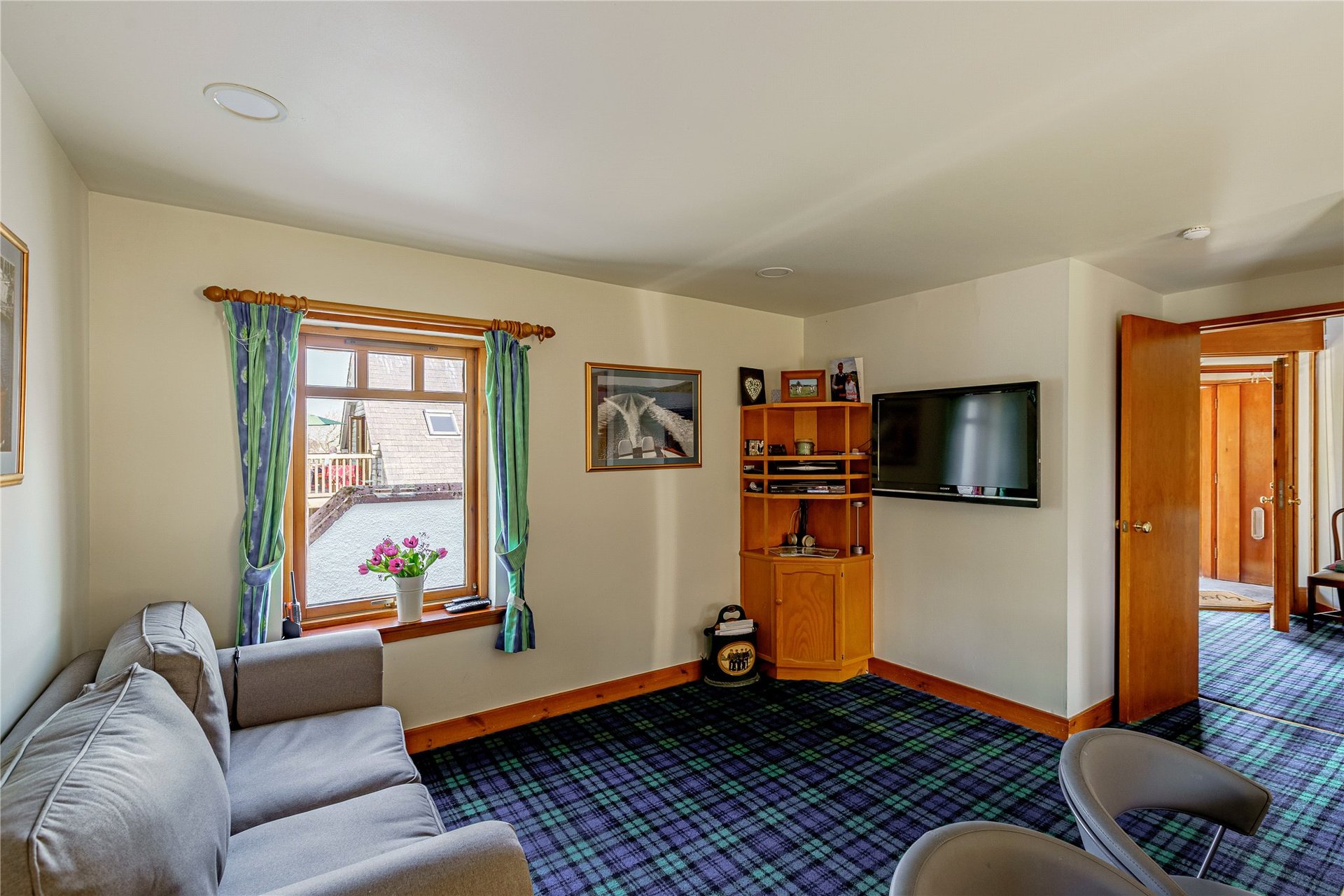 Dippin Lodge, Buchlyvie, Stirling, Stirlingshire, FK8 3NR - Picture #9