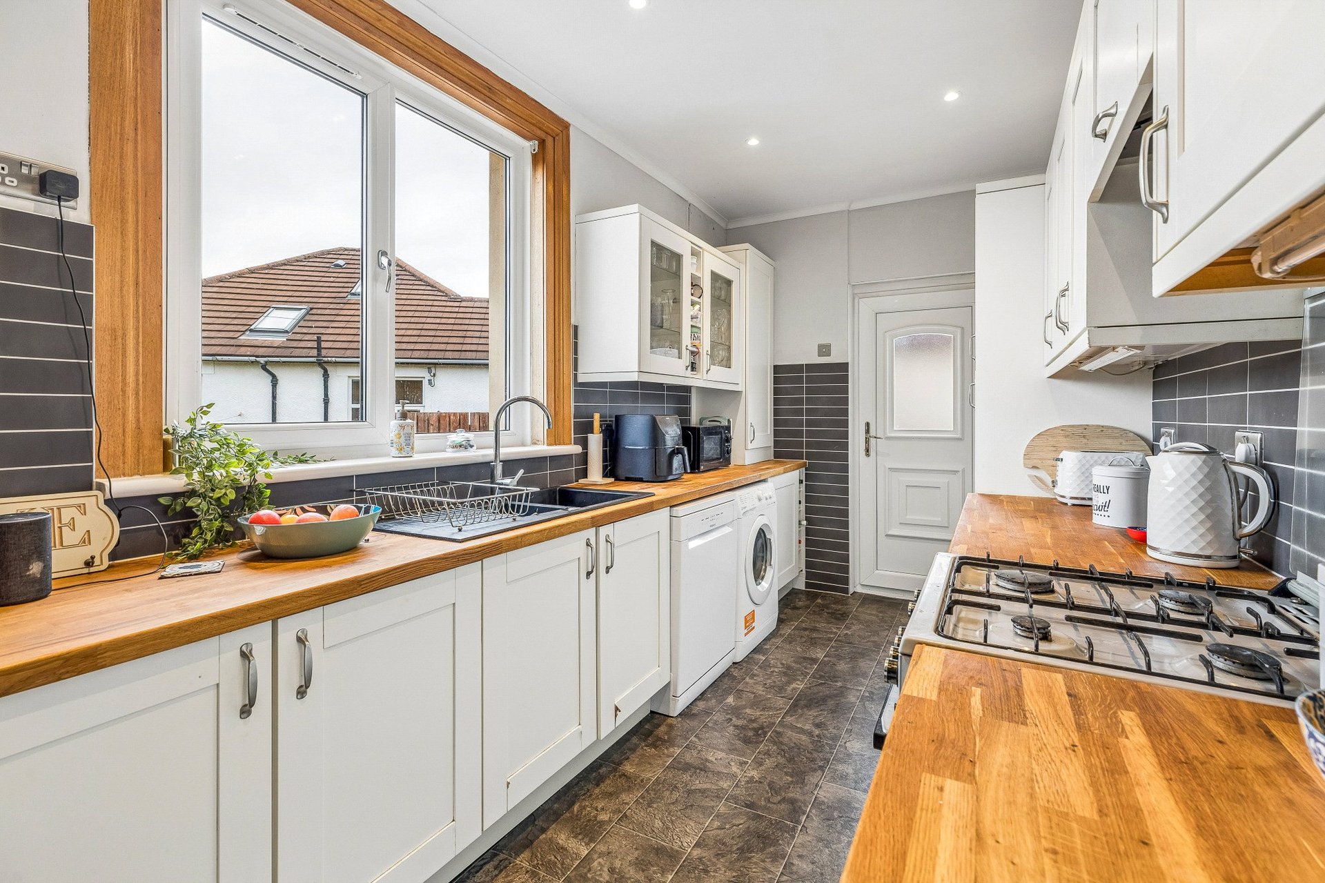 18 Benview Road, Clarkston, Glasgow, G76 7PS - Picture #6