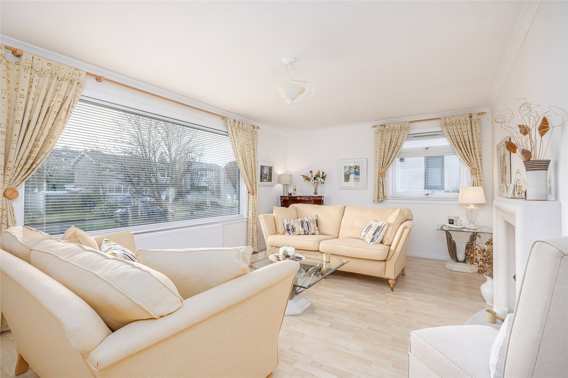 105 Stockiemuir Avenue, Bearsden, G61 3LX - Picture #3