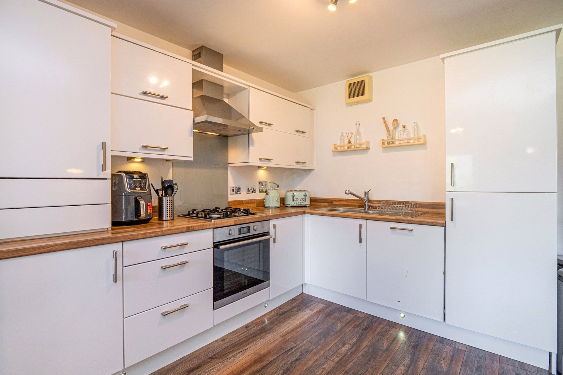 Flat 3, 1 Newhaven Road, Edinburgh, EH6 5PA - Picture #6