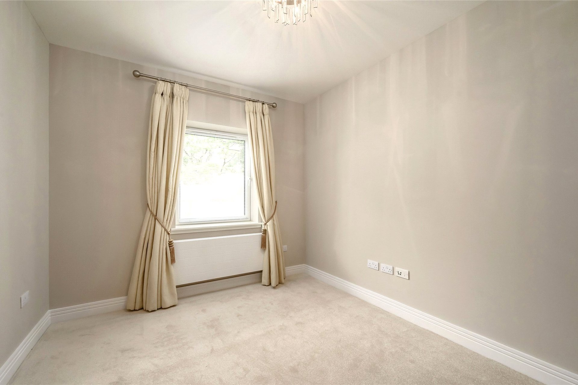 62/2 Larkfield Gardens, Edinburgh, EH5 3QB - Picture #7
