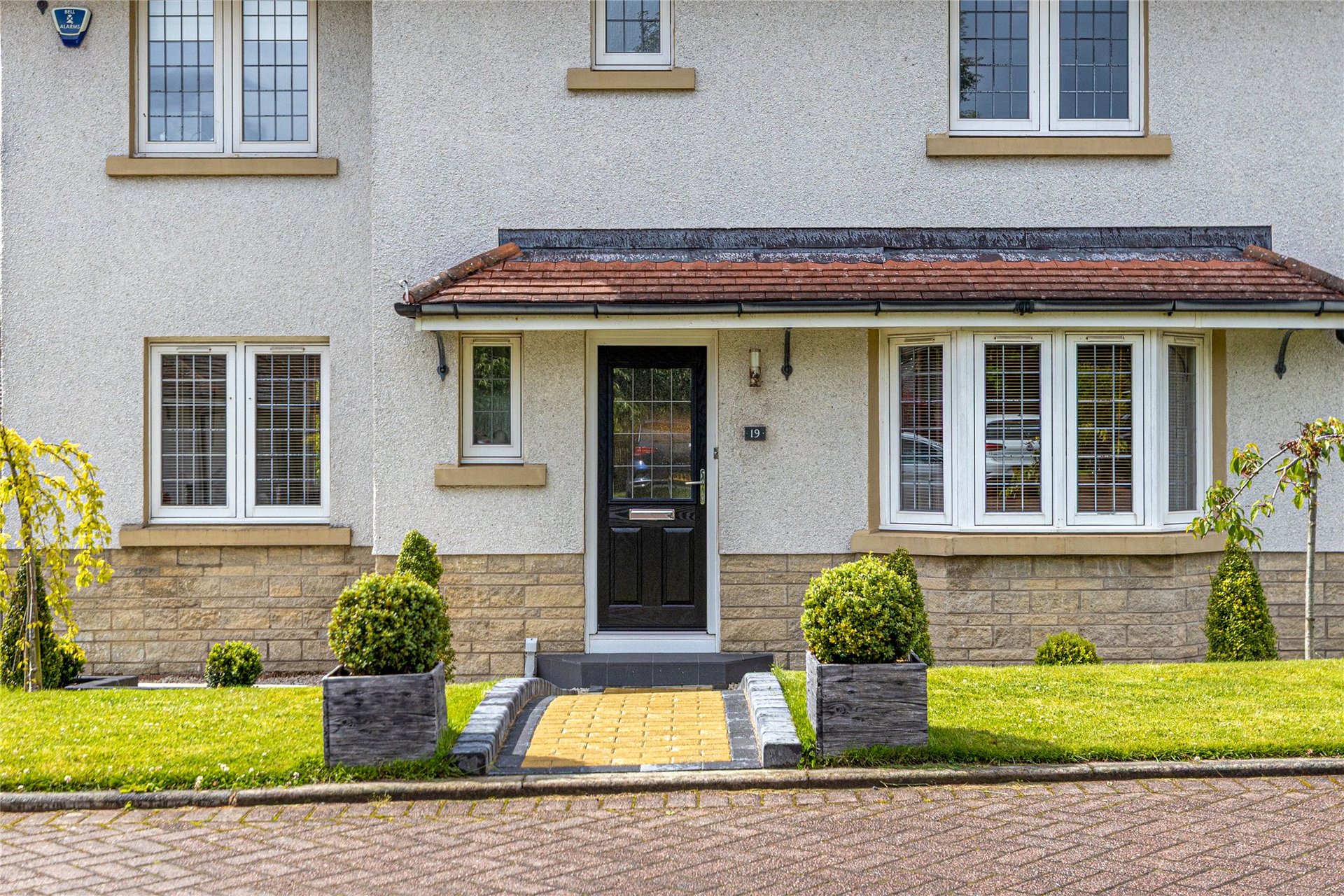 19 St. Vigeans Place, Newton Mearns, Glasgow, G77 6FB - Picture #2
