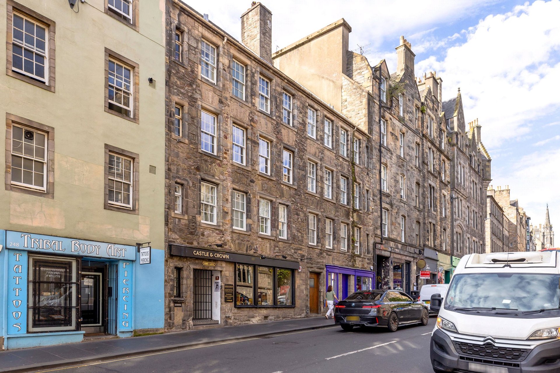 252/4 Canongate, Edinburgh, EH8 8AA - Picture #1