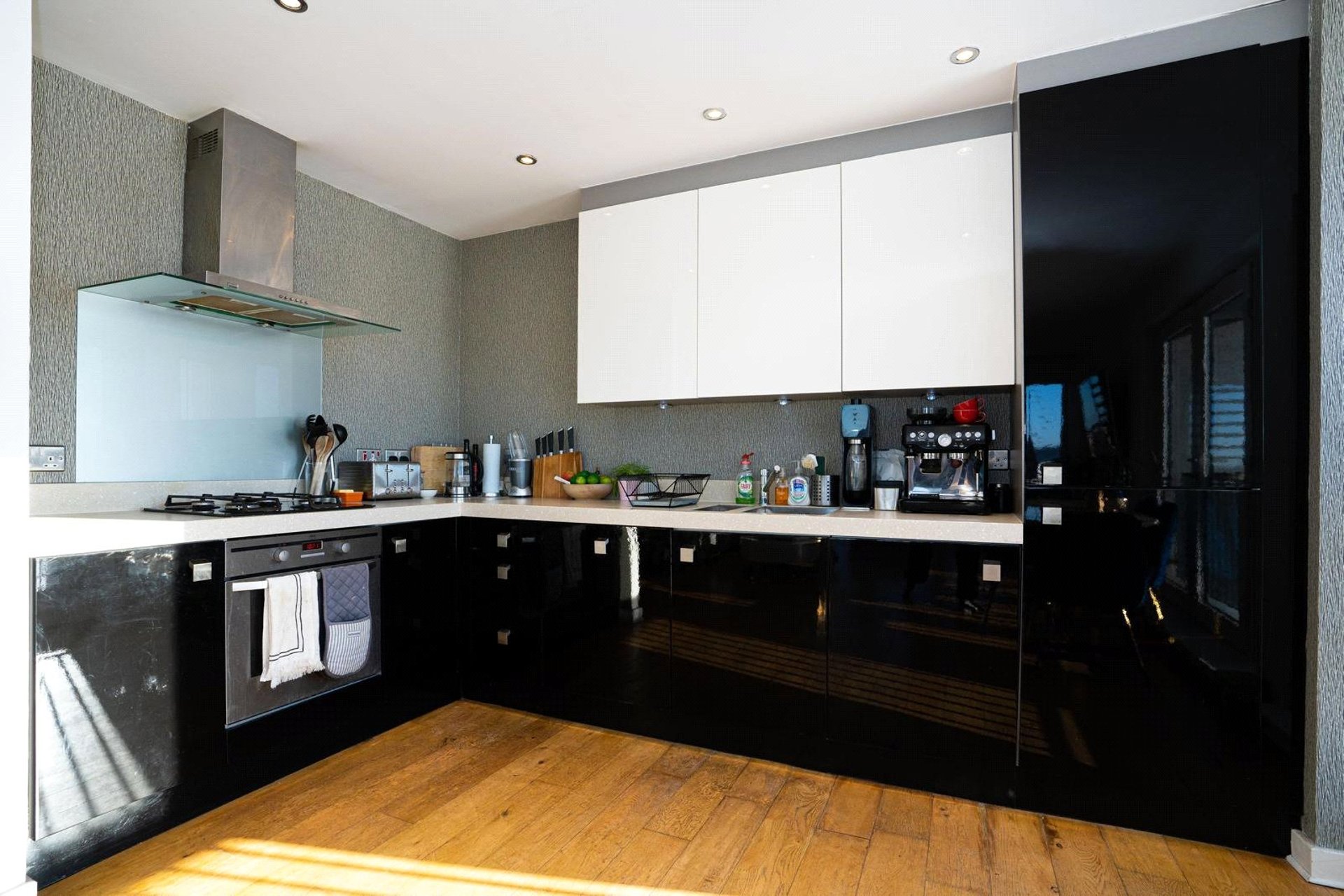 Flat 10, 32 Kimmerghame Drive, Fettes,, Edinburgh, EH4 2GJ - Picture #2